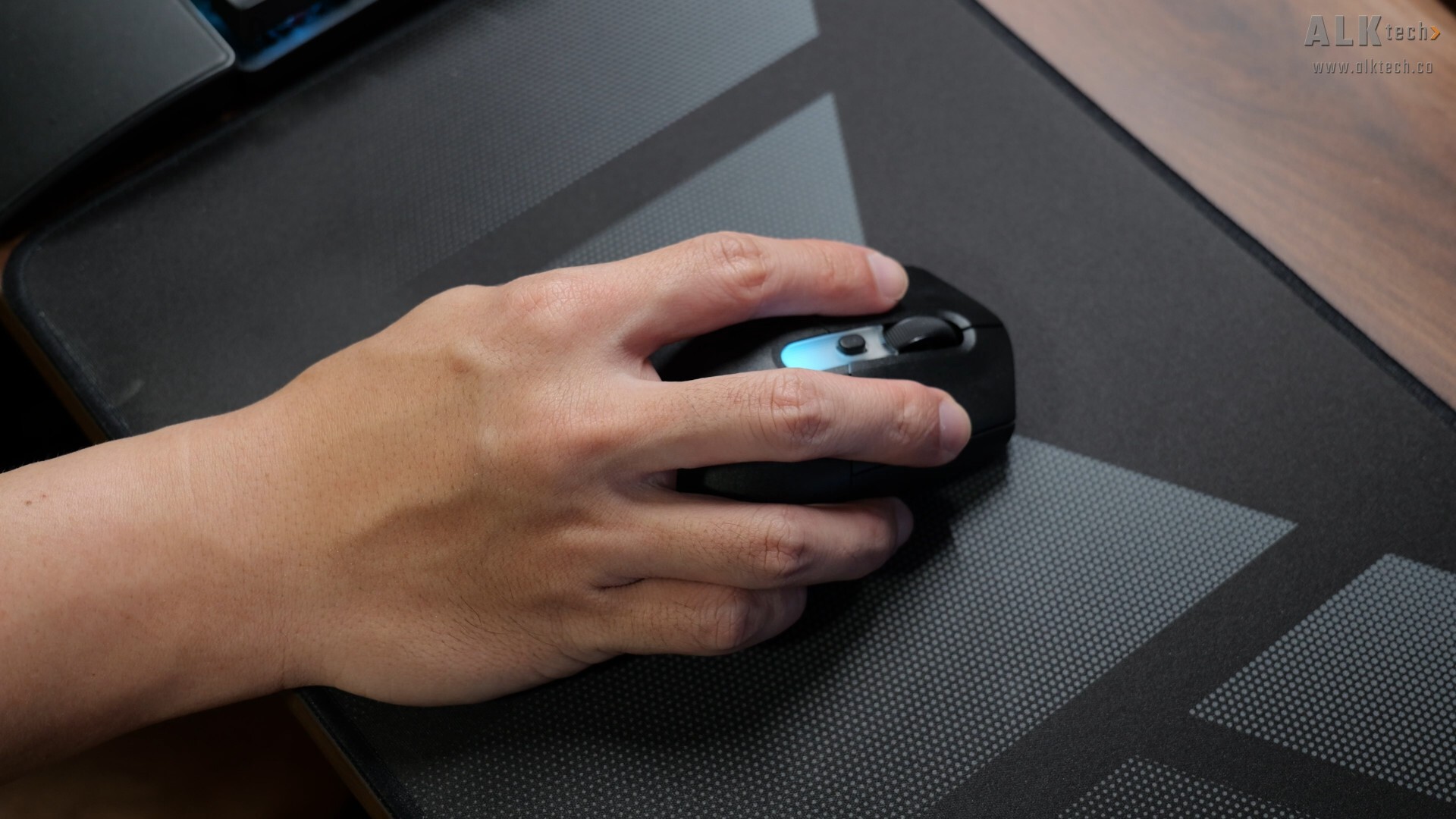Logitech G304 X SUPERLIGHT Usage Experience (1)