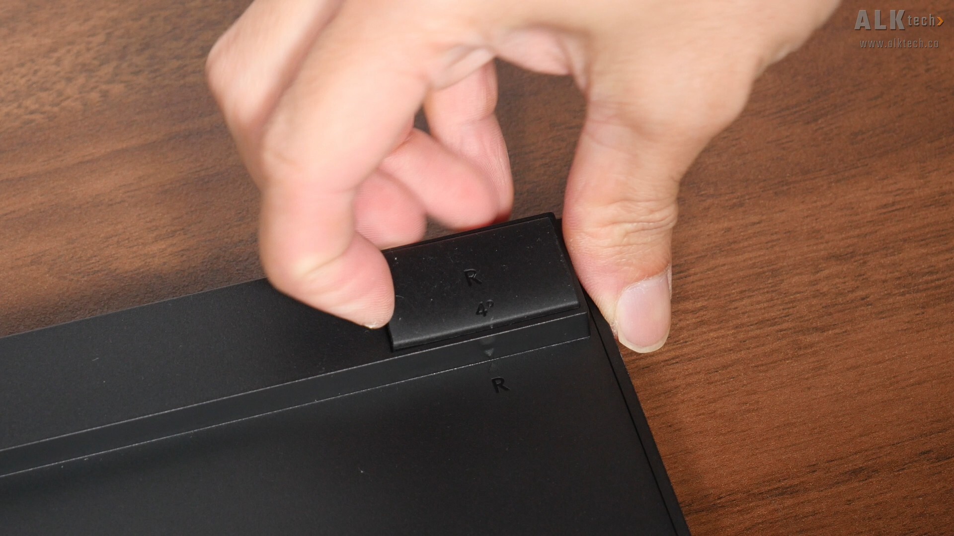 Logitech G316 X 98 Swappable Feet (1)