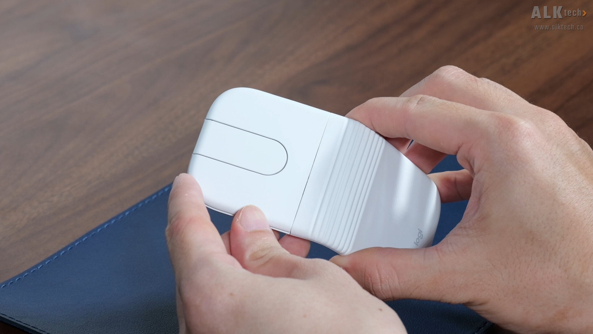 Logitech Mobi Fold Button Clickable Area