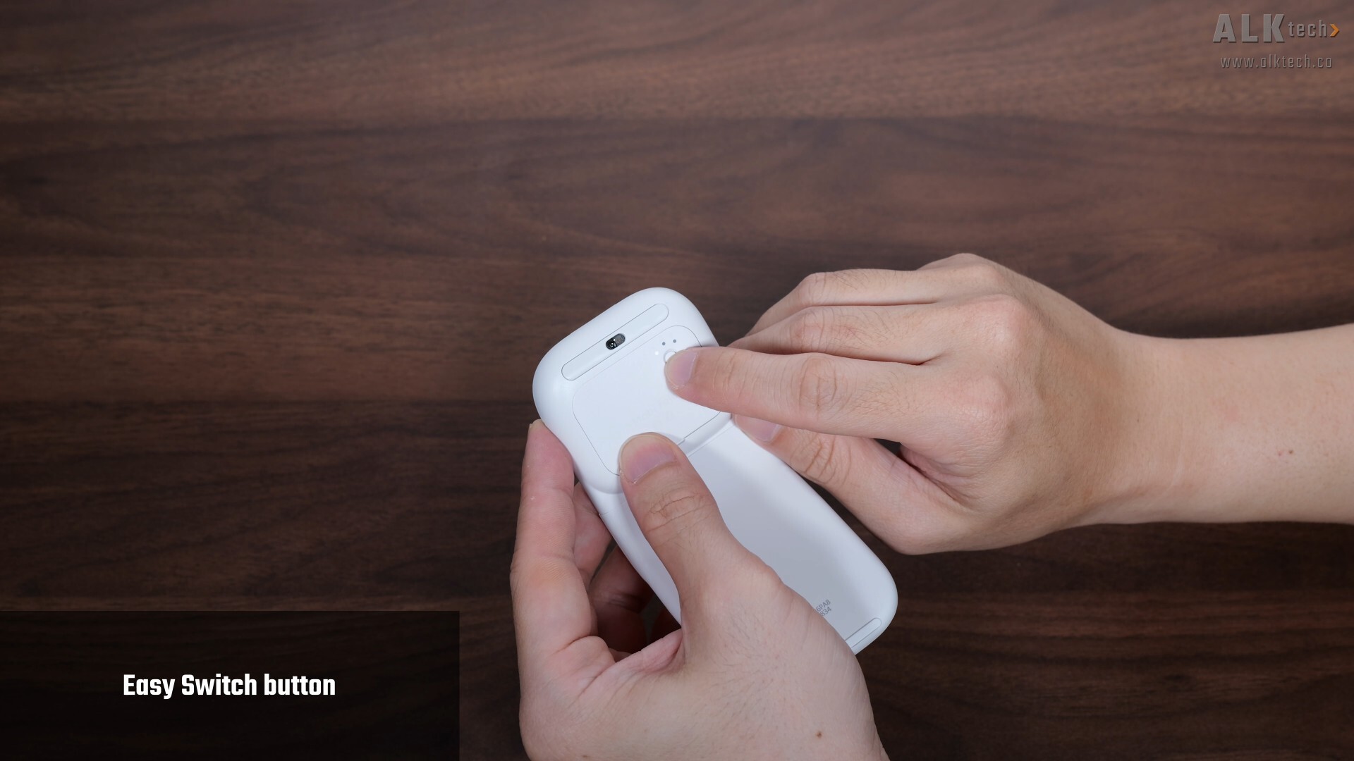 Logitech Mobi Fold Easy Switch Button