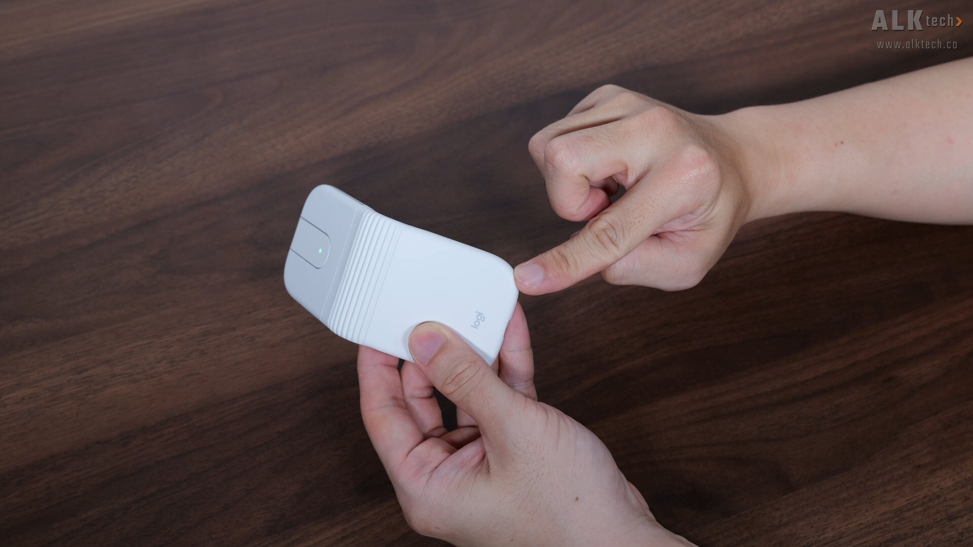 Logitech Mobi Fold Silicone Rubber Skin