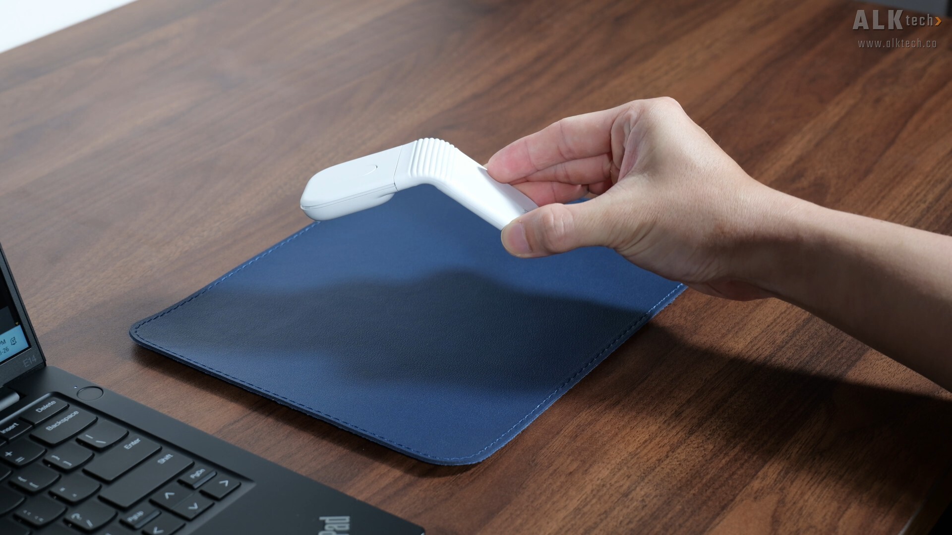 Logitech Mobi Fold Usage Experience (2)