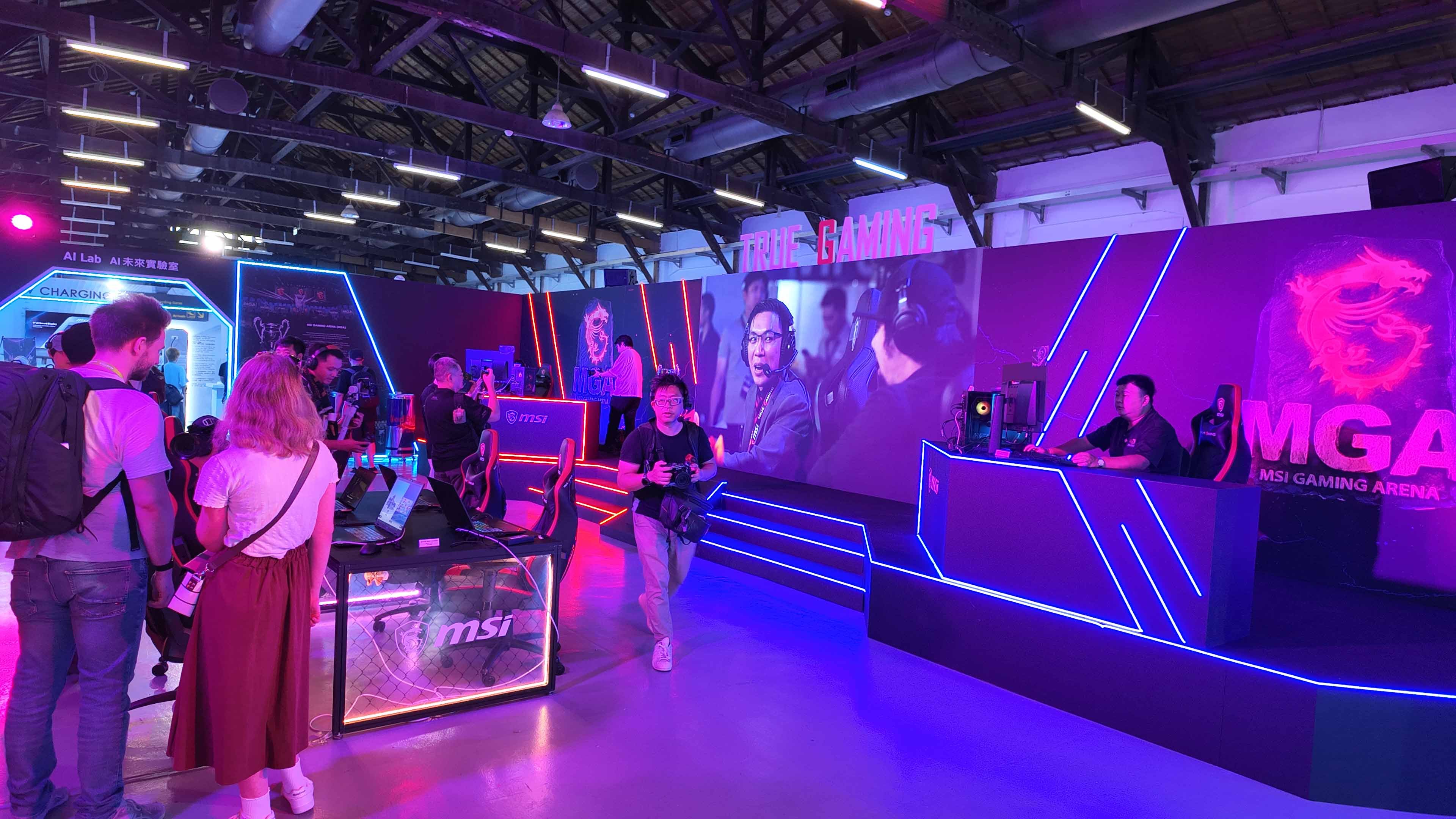 MSI 40th Anniversary Exhibition eSports Arena (3)