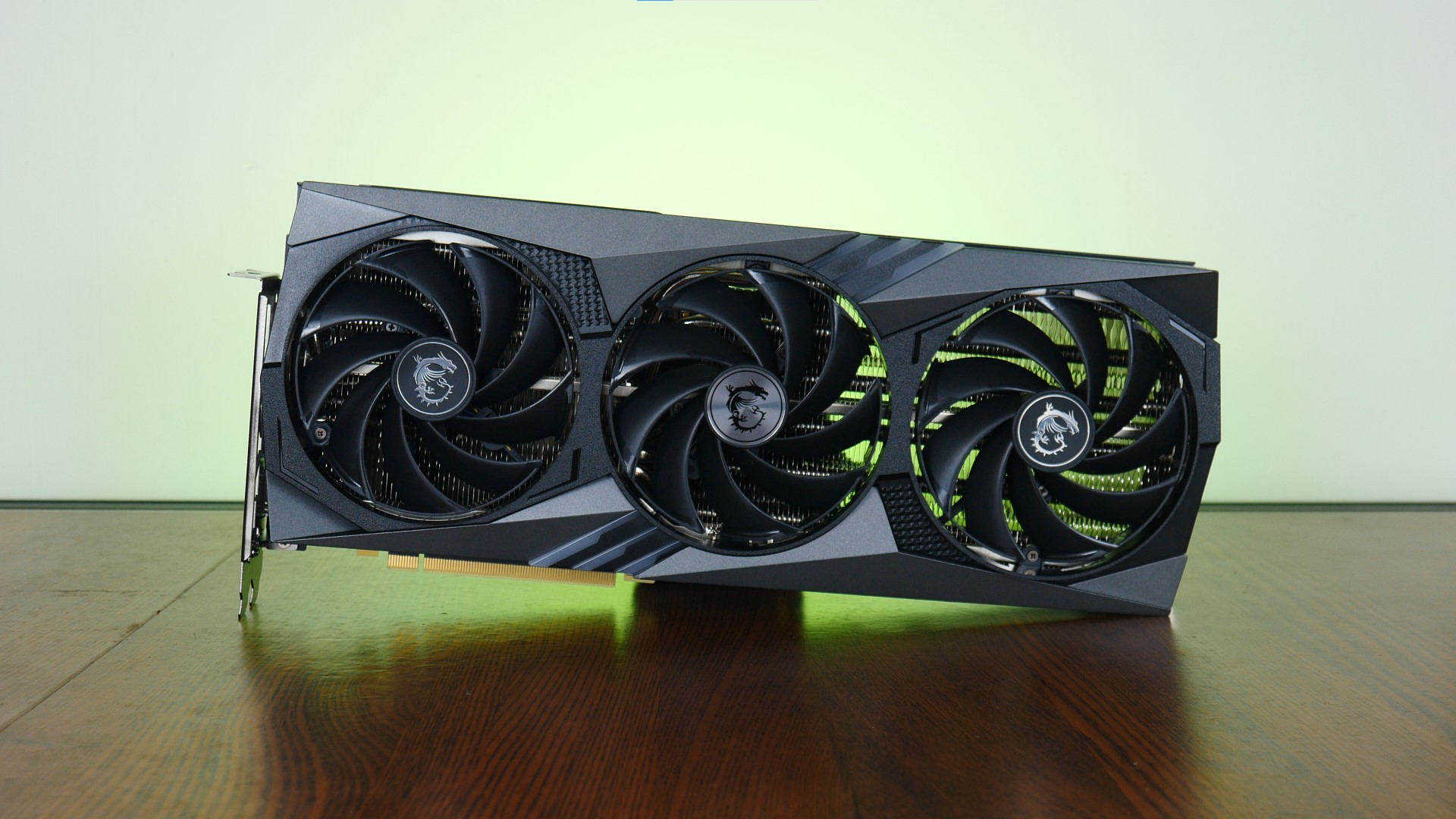 MSI GeForce RTX 4070 GAMING X TRIO Aesthetics (1)