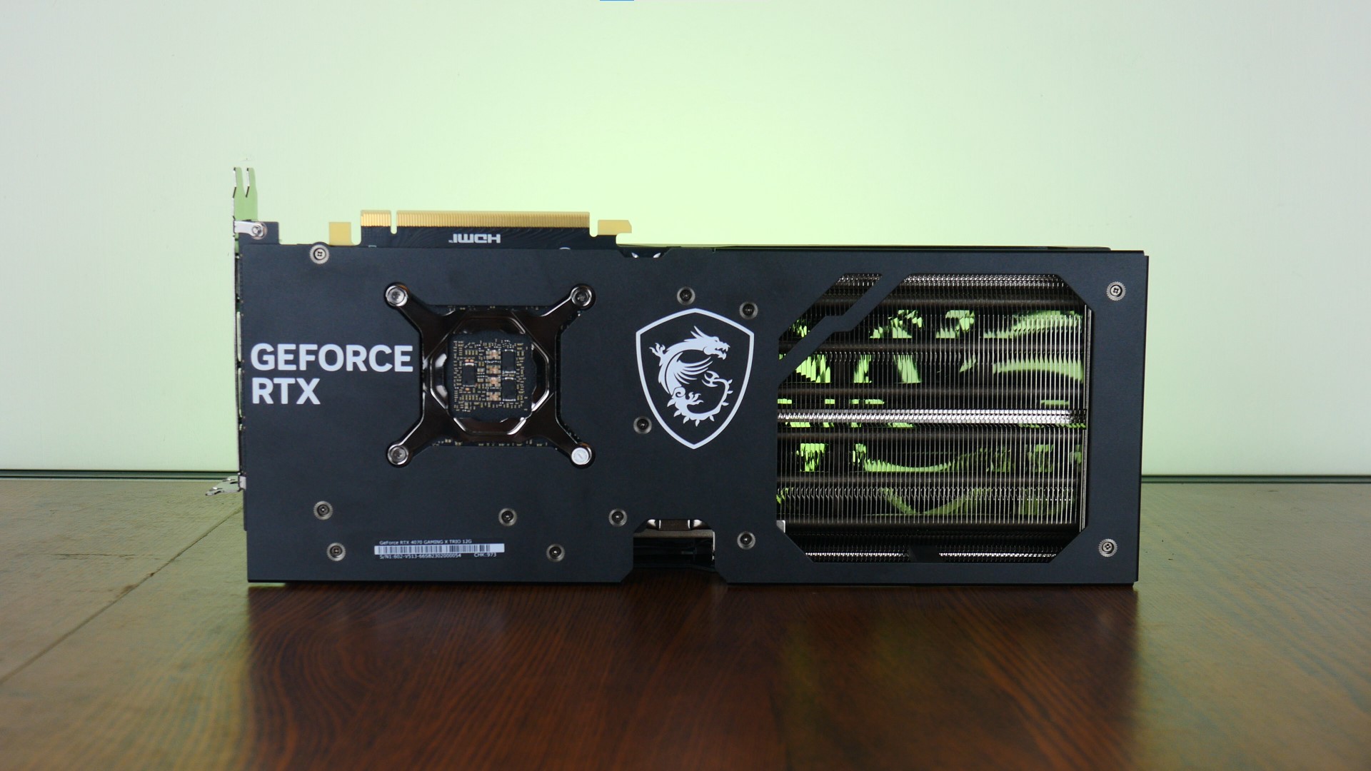 MSI GeForce RTX 4070 GAMING X TRIO 12G Aesthetics (2)