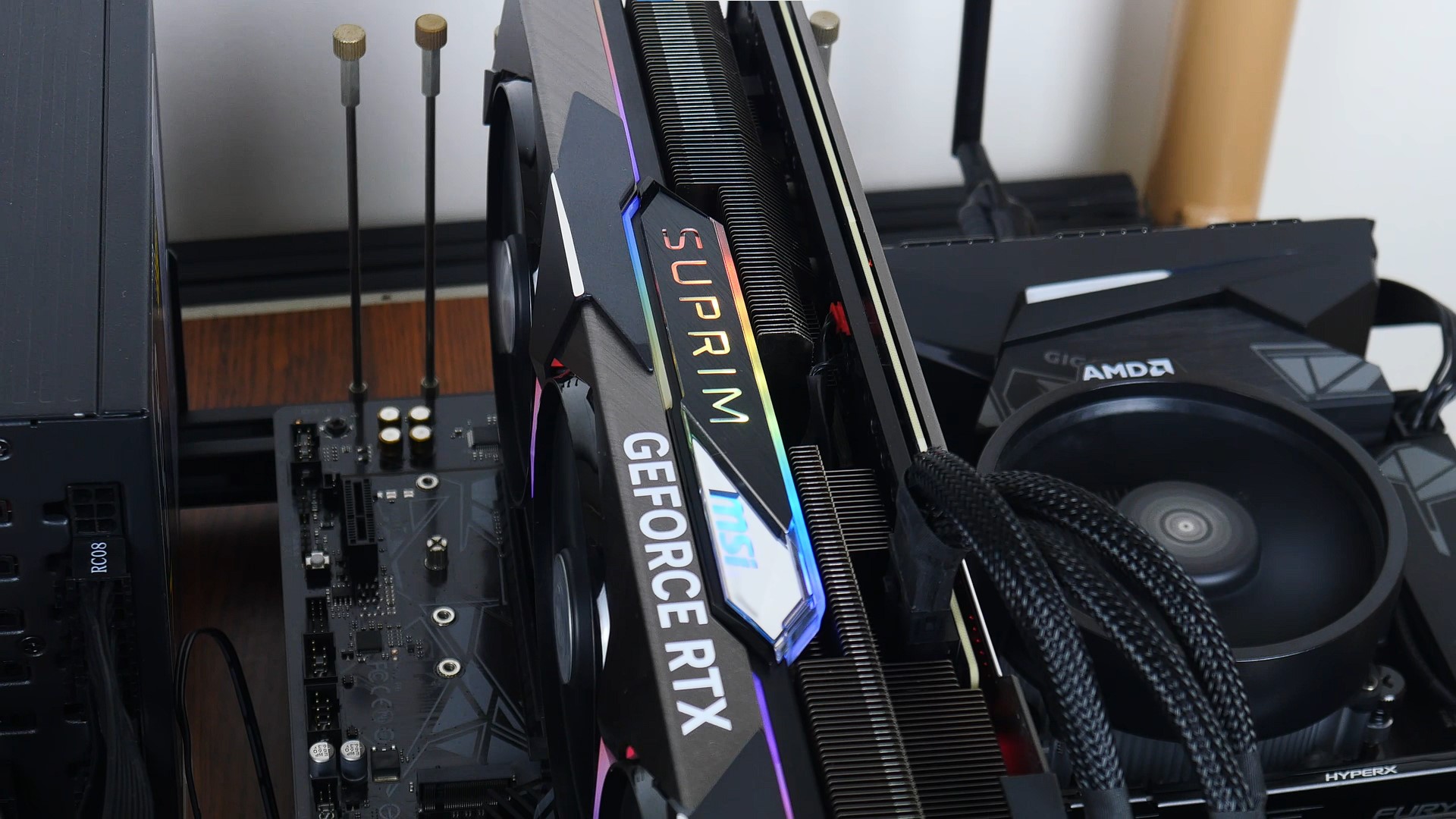 MSI GeForce RTX 4070 Ti SUPRIM X 12G RGB Aesthetics (2)