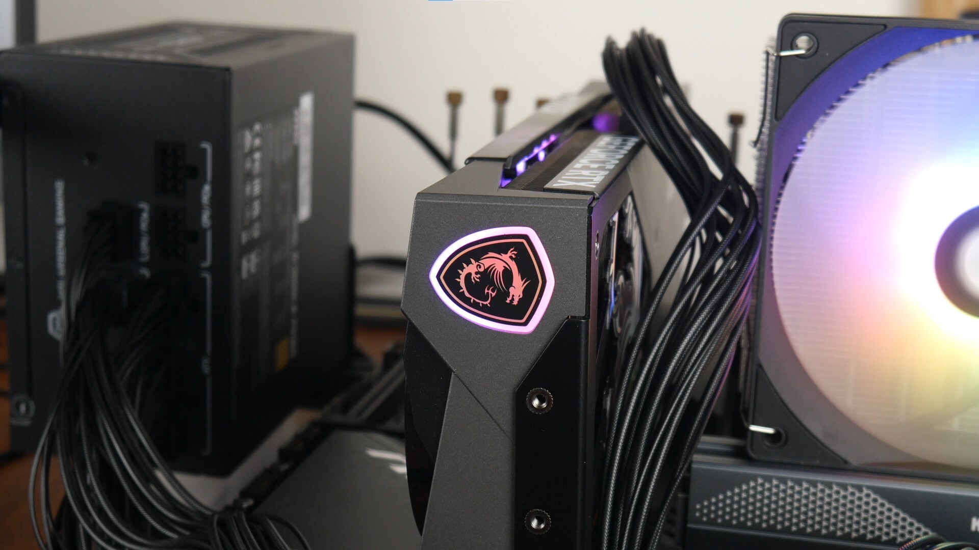 MSI GeForce RTX 5060 Ti 16G GAMING TRIO OC RGB Lighting (3)
