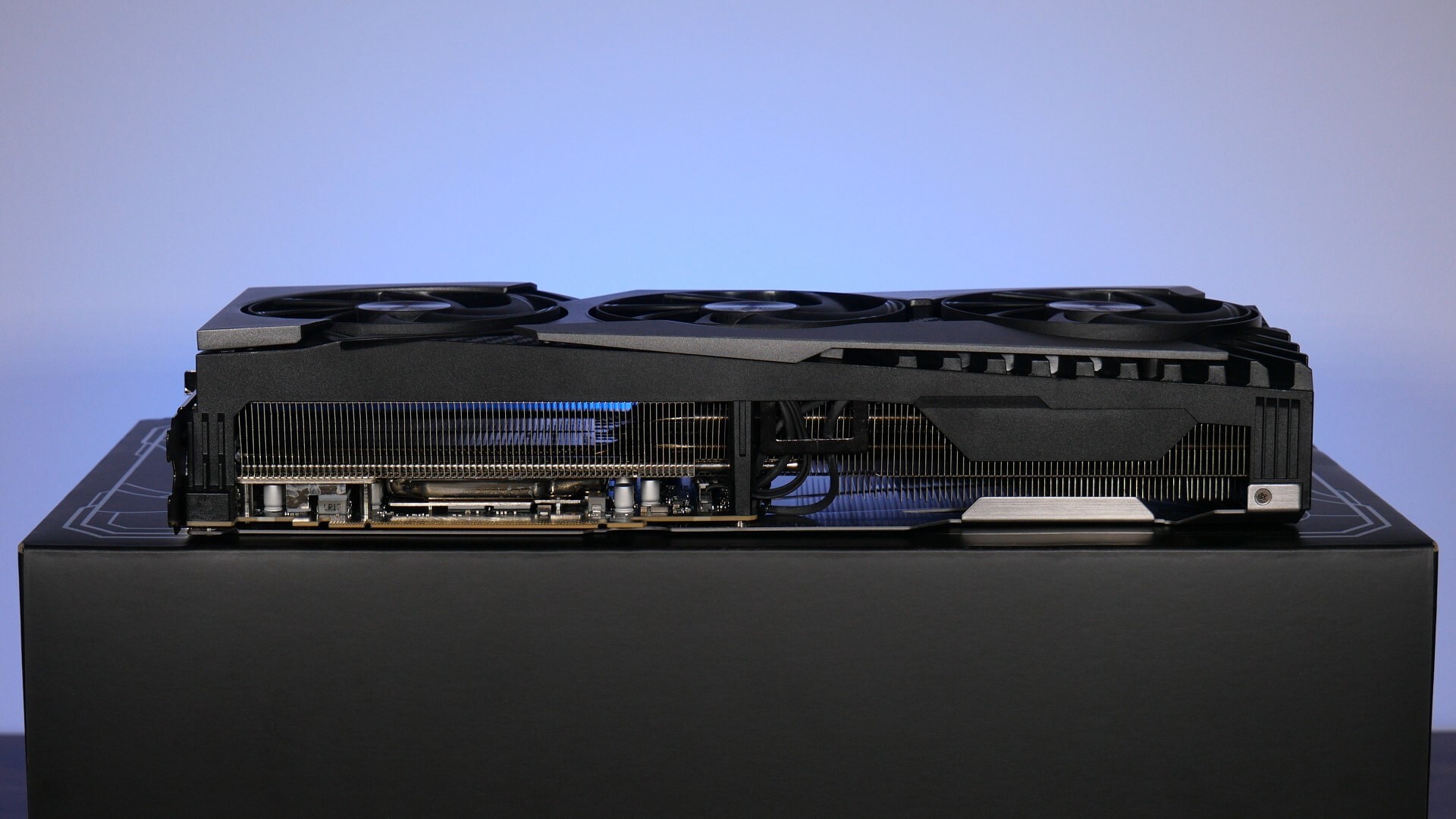 MSI GeForce RTX 5070 Ti 16G VANGUARD SOC LAUNCH EDITION Aesthetics (Bottom Long Edge)