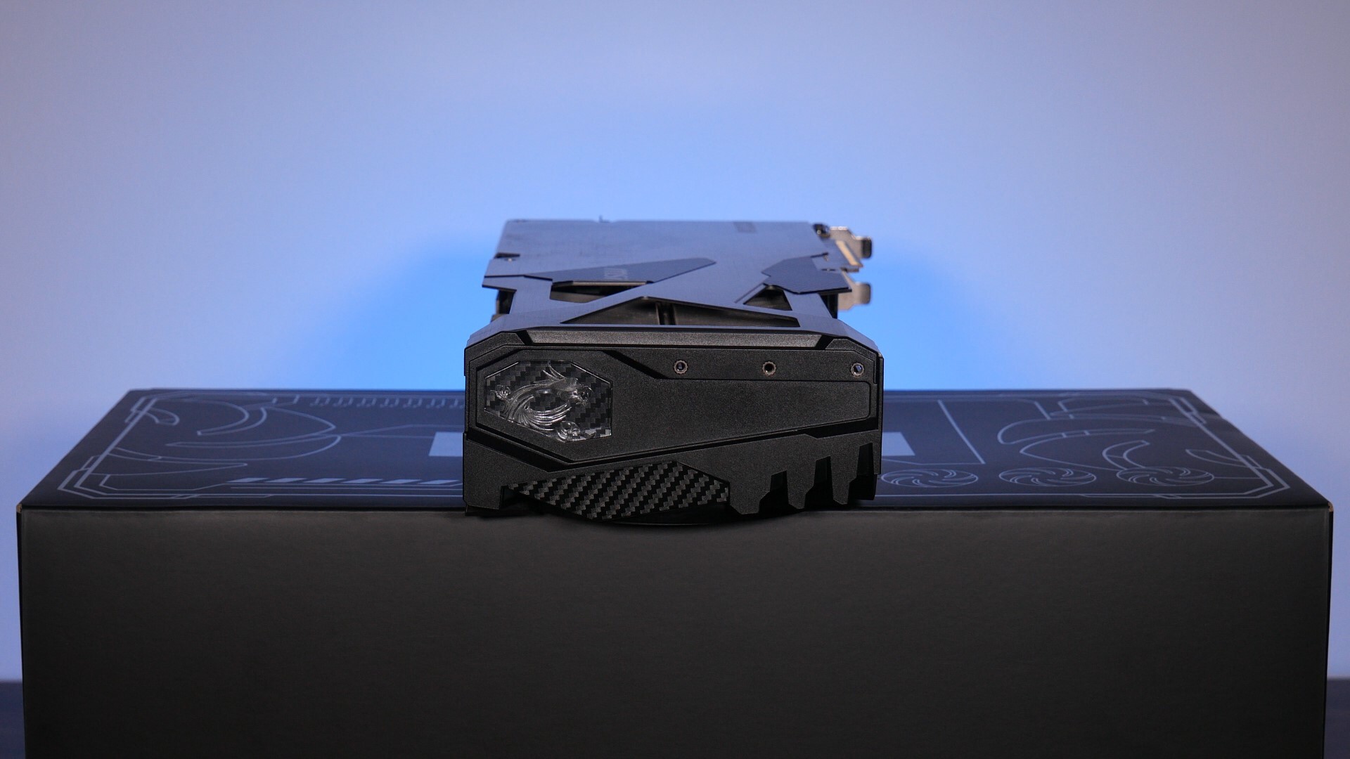 MSI GeForce RTX 5070 Ti 16G VANGUARD SOC LAUNCH EDITION Aesthetics (Short Edge)