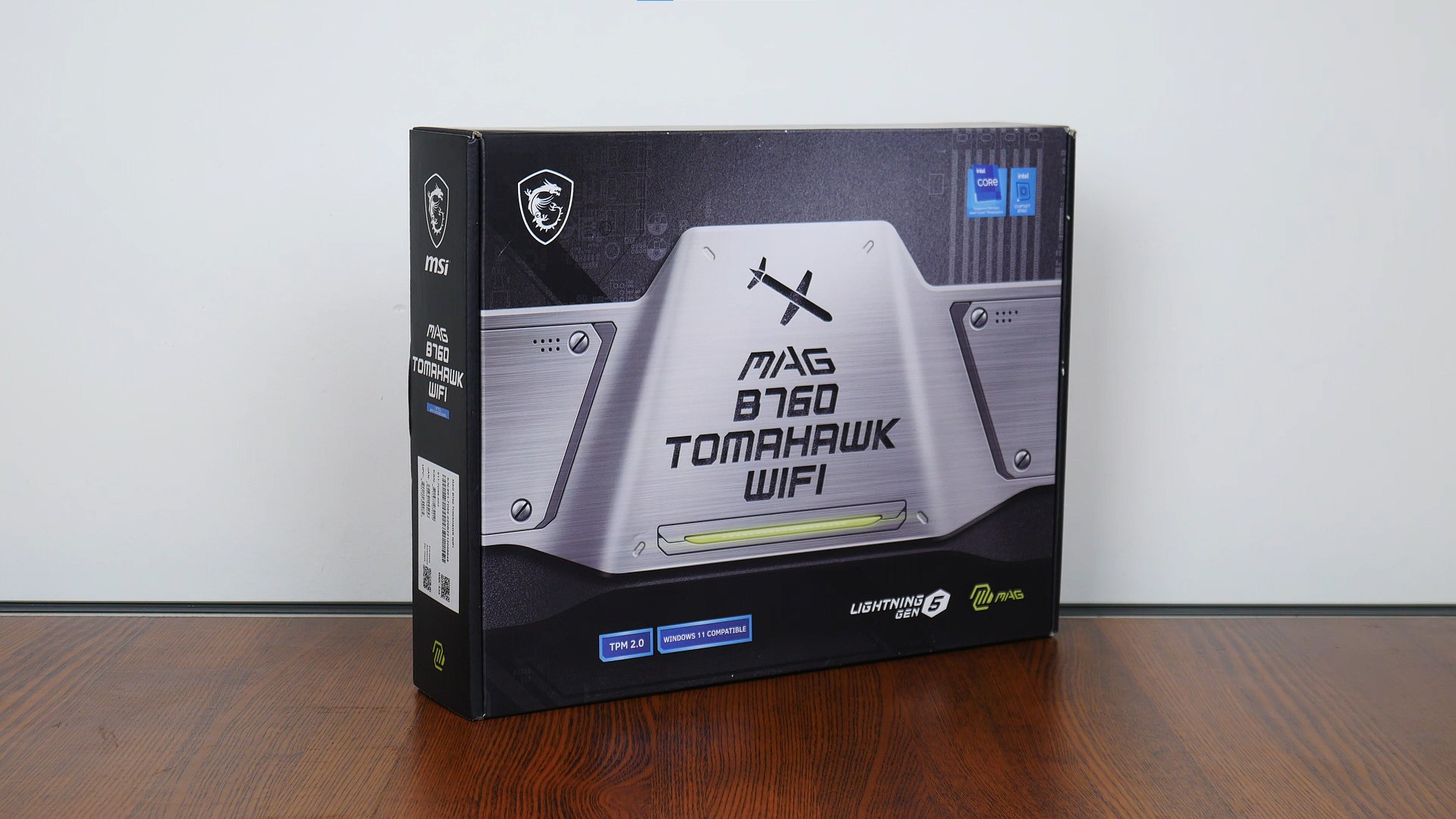 MSI MAG B760 TOMAHAWK WIFI Packaging (Front)