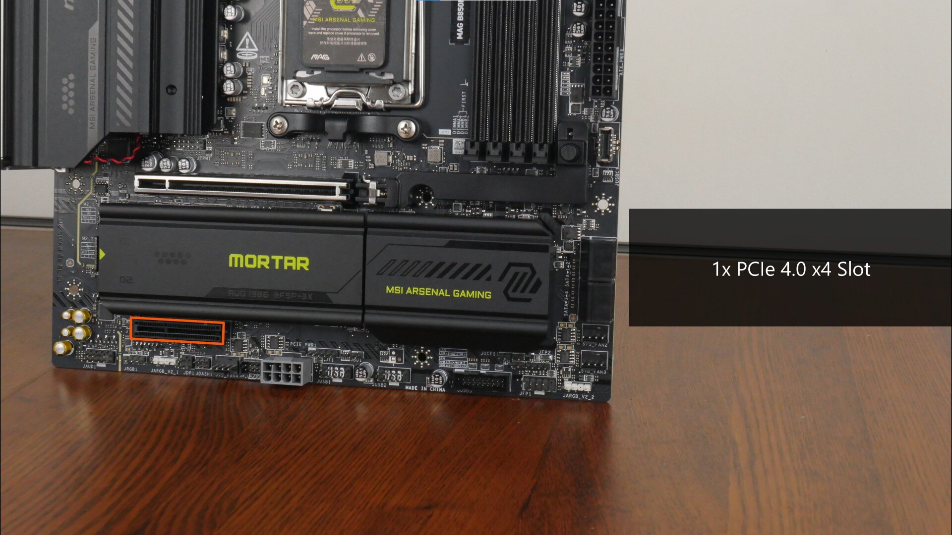 MSI MAG B850M MORTAR WIFI PCIe 4.0 x4 Slot