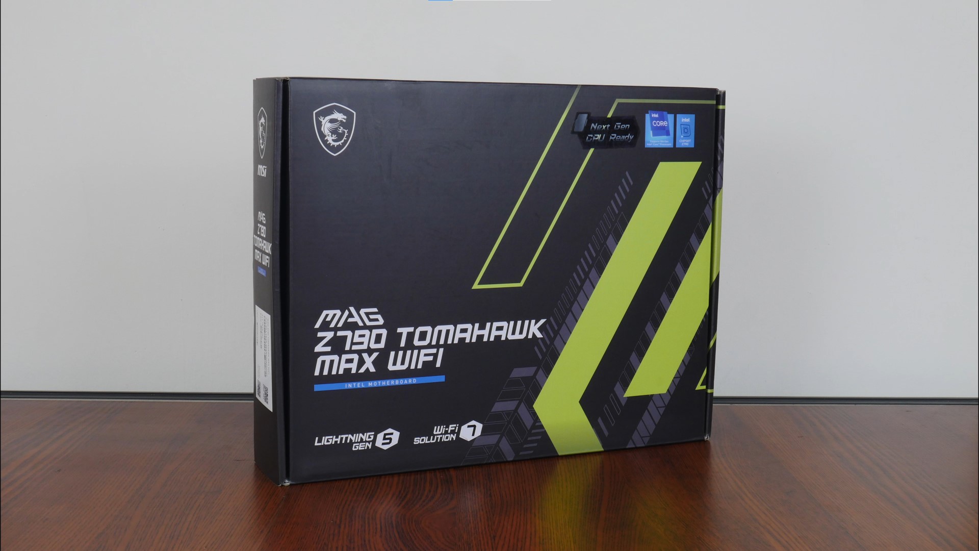 MSI MAG Z790 TOMAHAWK MAX WIFI Packaging (Front)