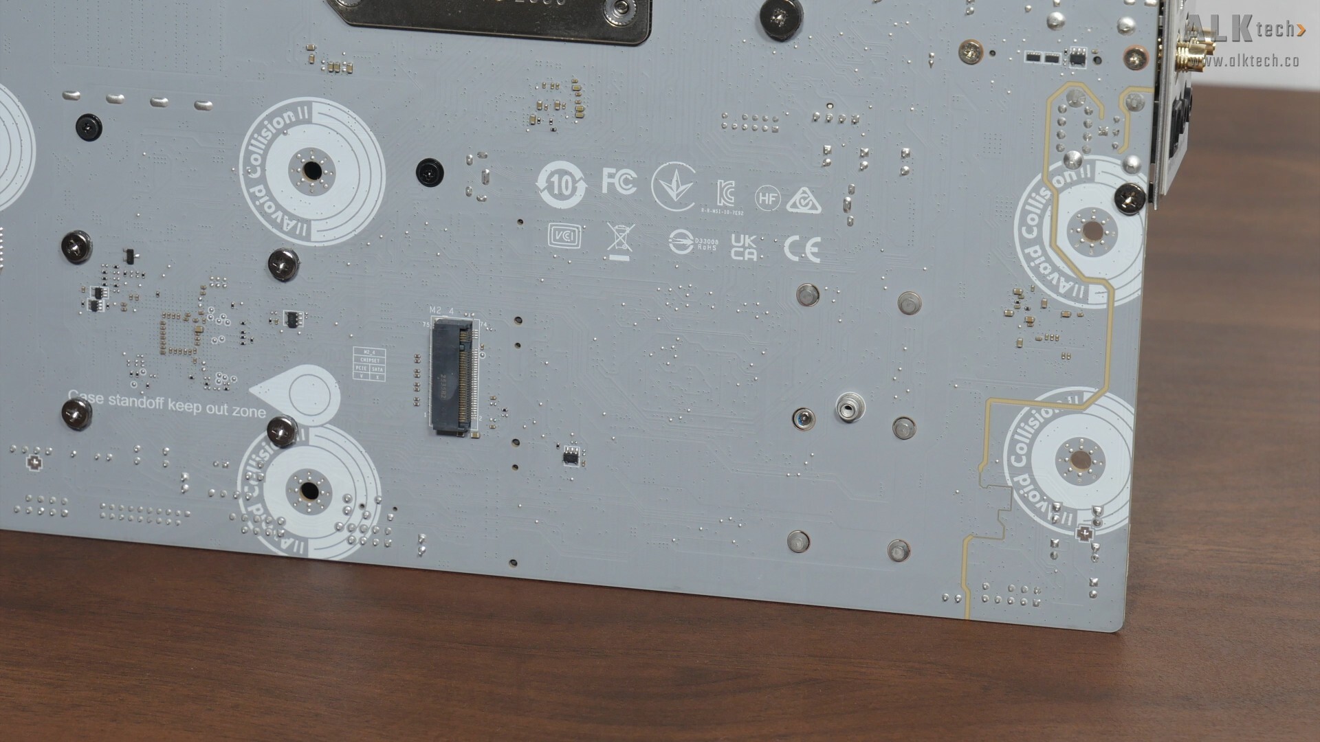 MSI MPG B850M EDGE TI MAX WIFI  Rear M.2 Slot