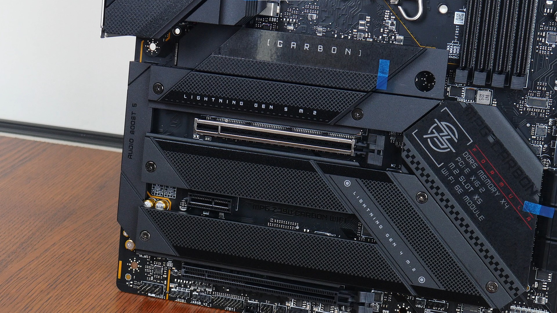 MSI MPG Z790 CARBON WIFI M.2 Heatsinks