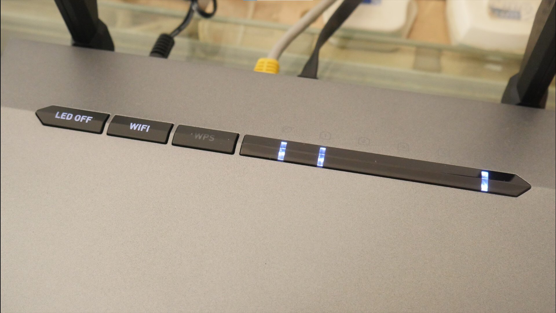 MSI RadiX AX6600 Status LEDs (2)