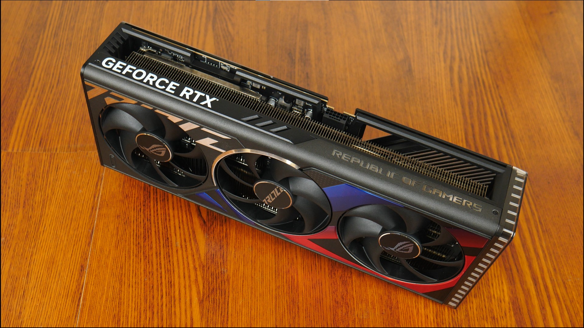 ROG Strix GeForce RTX 4090 OC Edition 24GB GDDR6X (2)