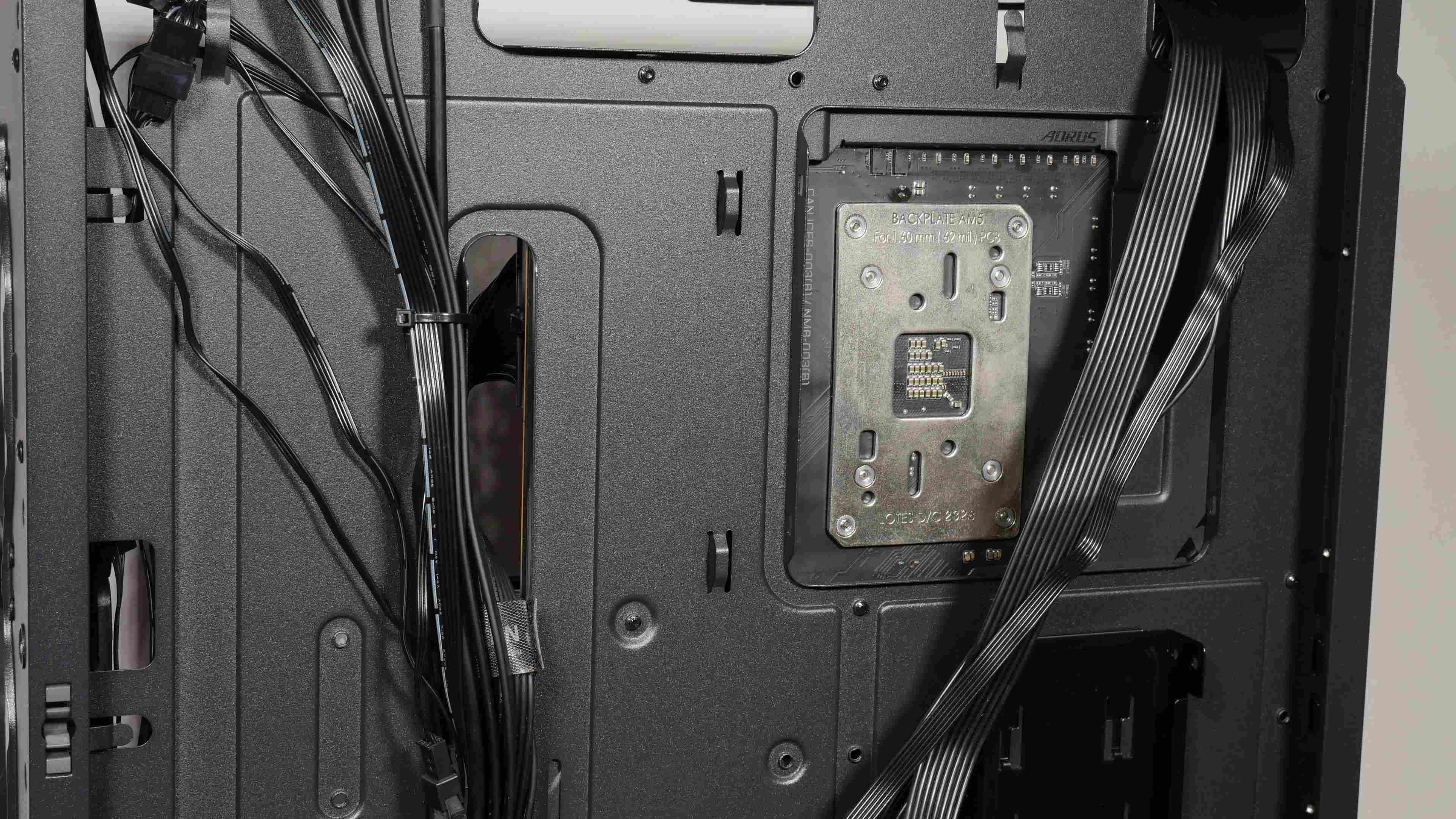 Phanteks Eclipse G370A Cable Management (3)