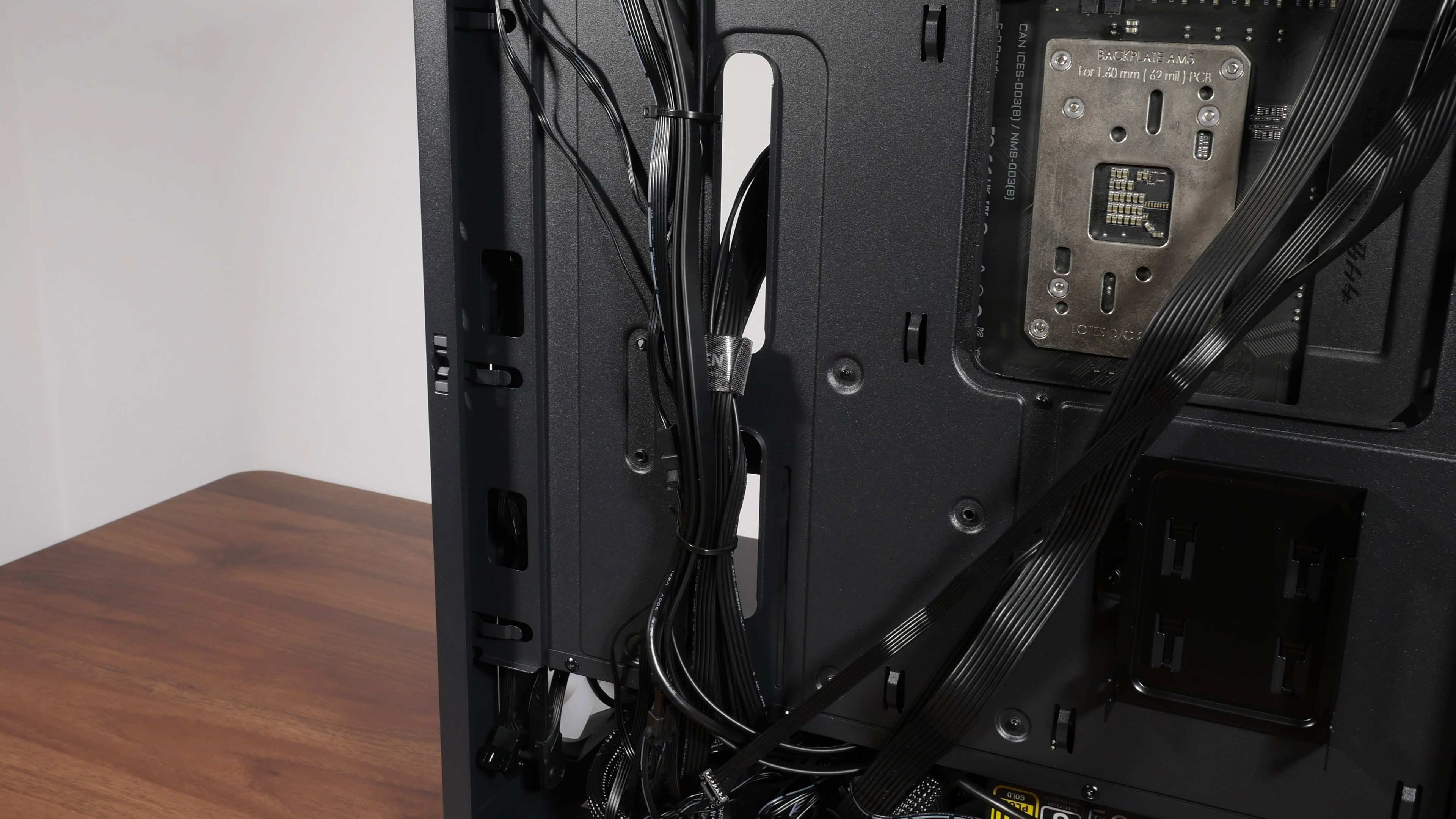 Phanteks Eclipse G370A Cable Management (4)