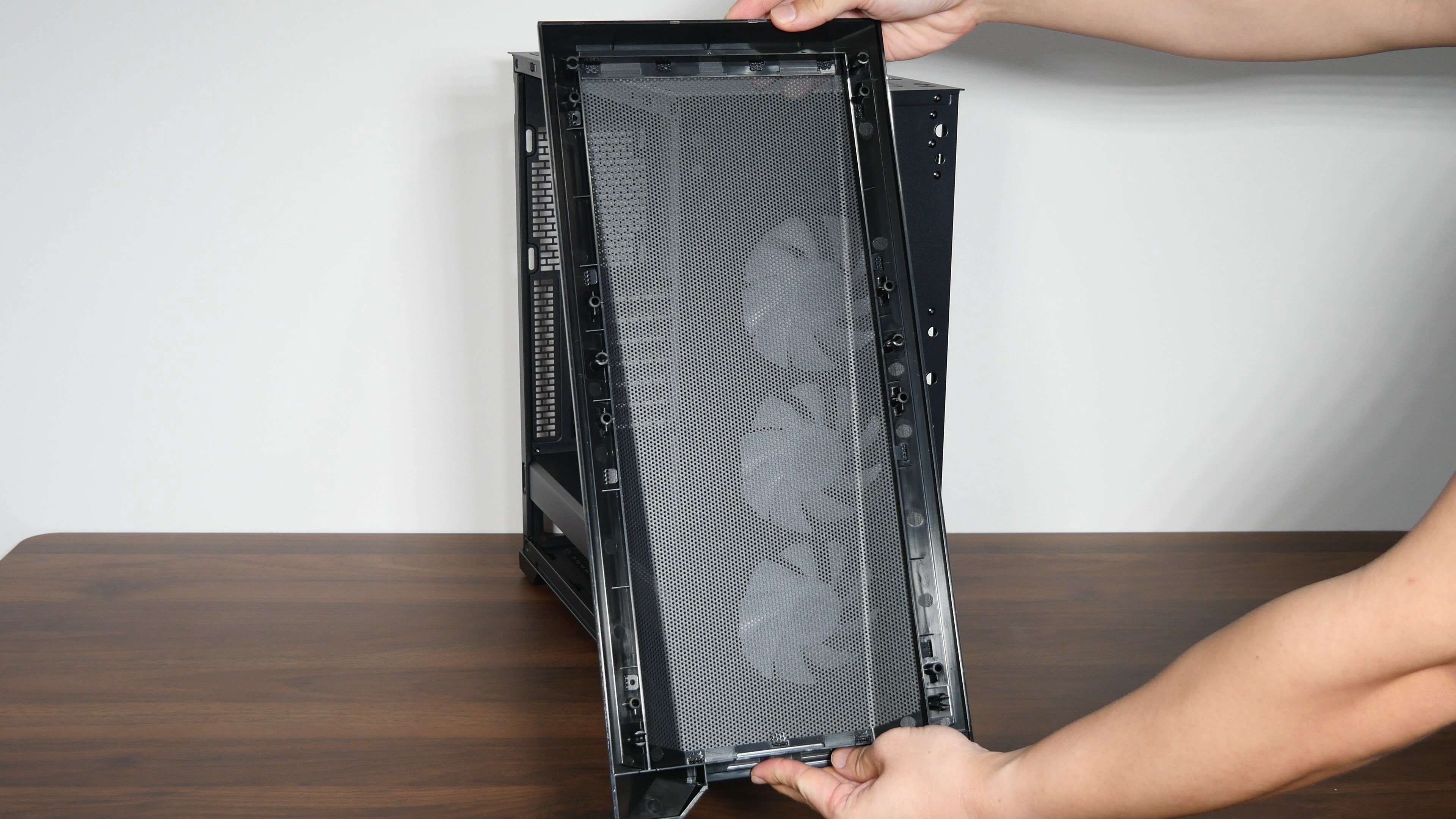Phanteks Eclipse G370A Front Panel Removal (2)