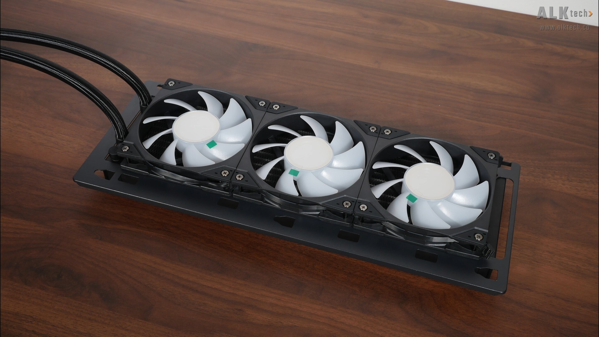 Phanteks Evolv X2 Matrix AIO CPU Cooler Installation (1)