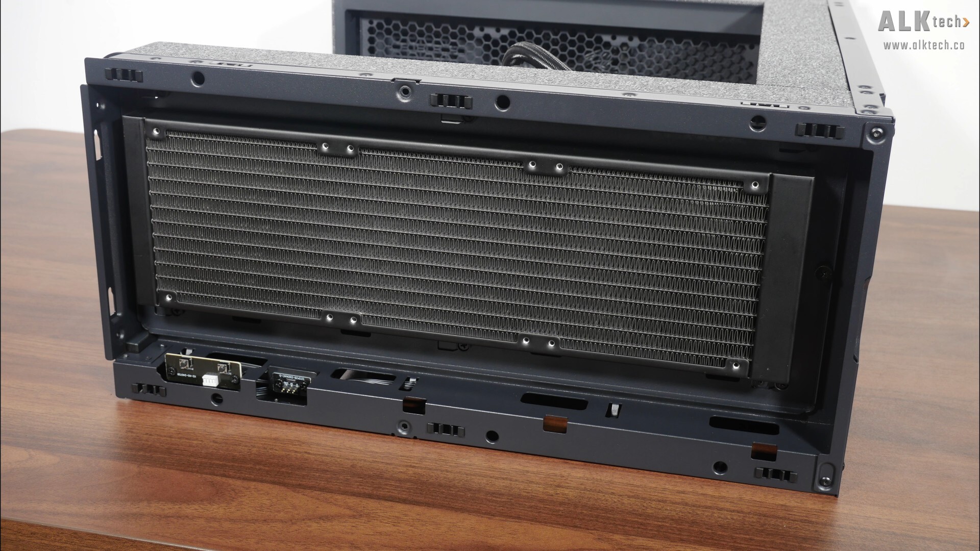 Phanteks Evolv X2 Matrix AIO CPU Cooler Installation (3)