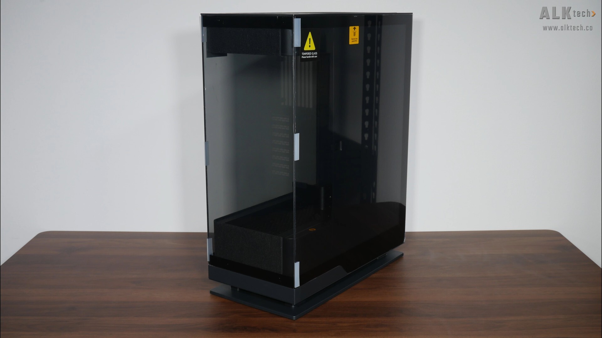 Phanteks Evolv X2 Matrix Aesthetics (Front 2)