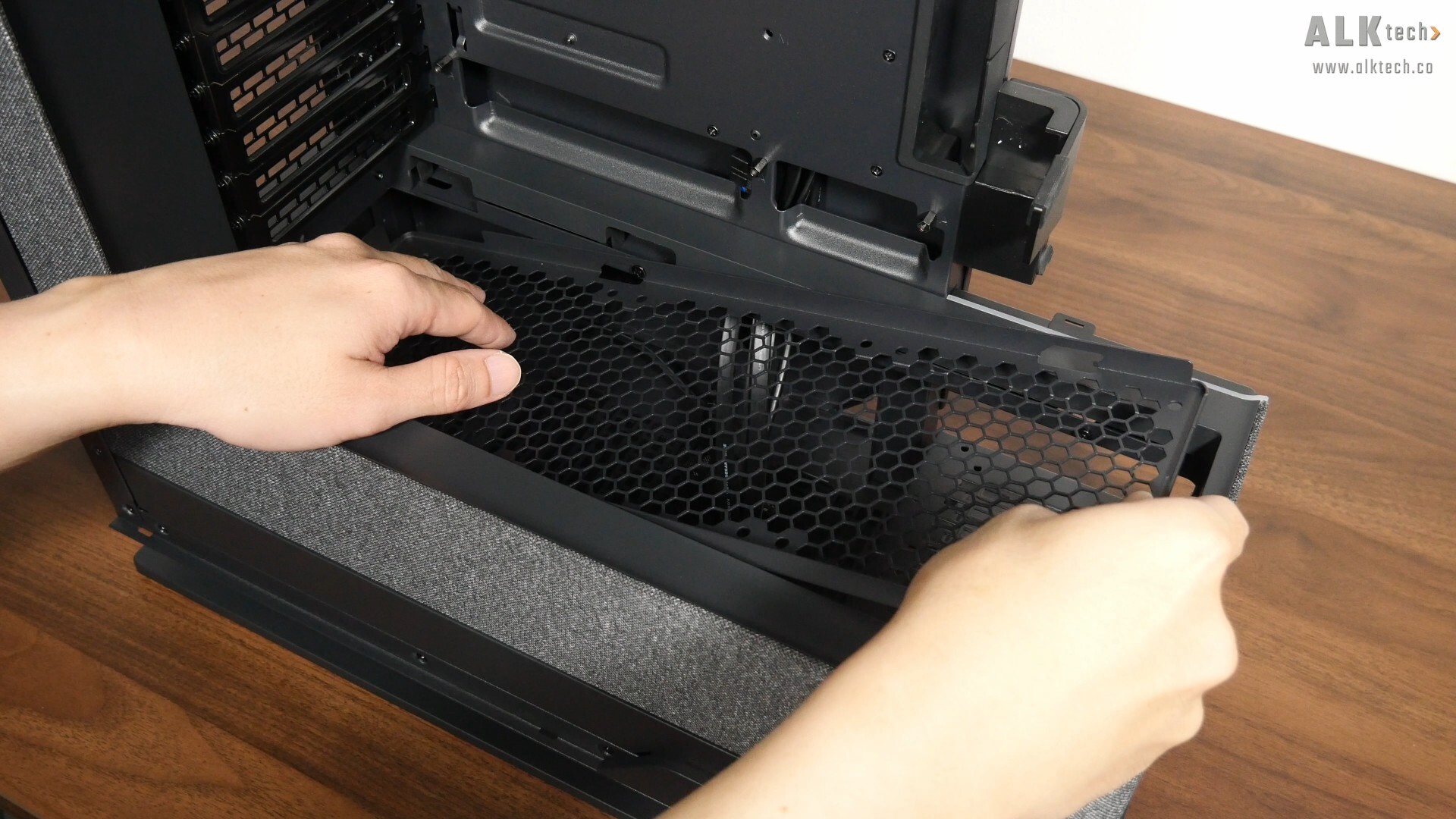 Phanteks Evolv X2 Matrix Bottom Panel Fan Installation (2)