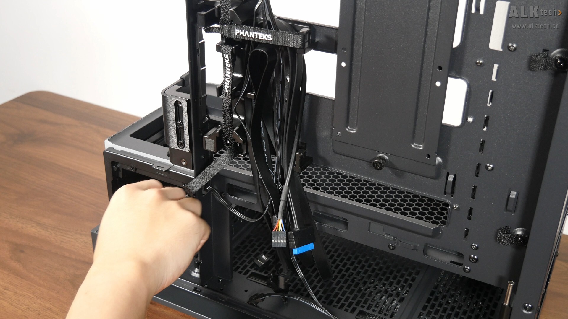 Phanteks Evolv X2 Matrix Front Panel Connectors