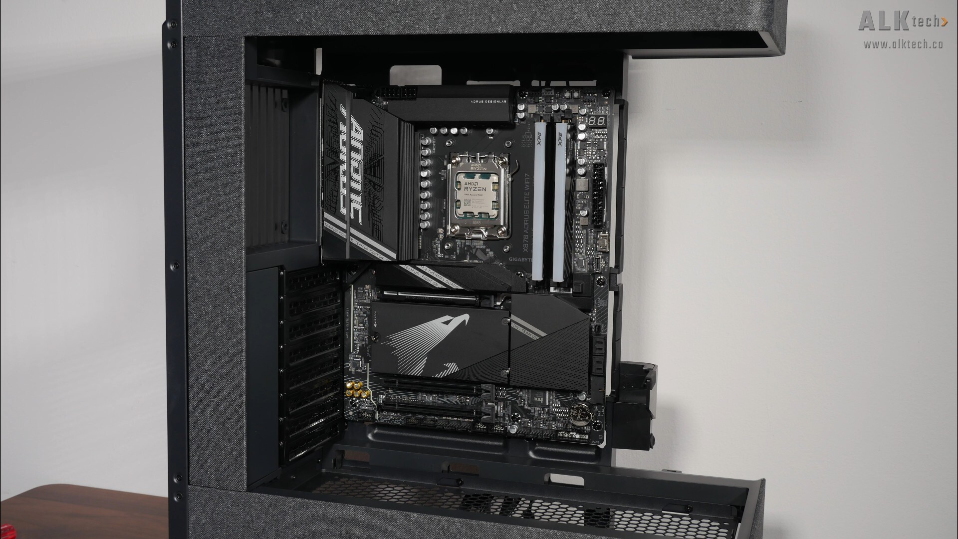 Phanteks Evolv X2 Matrix Motherboard Installation