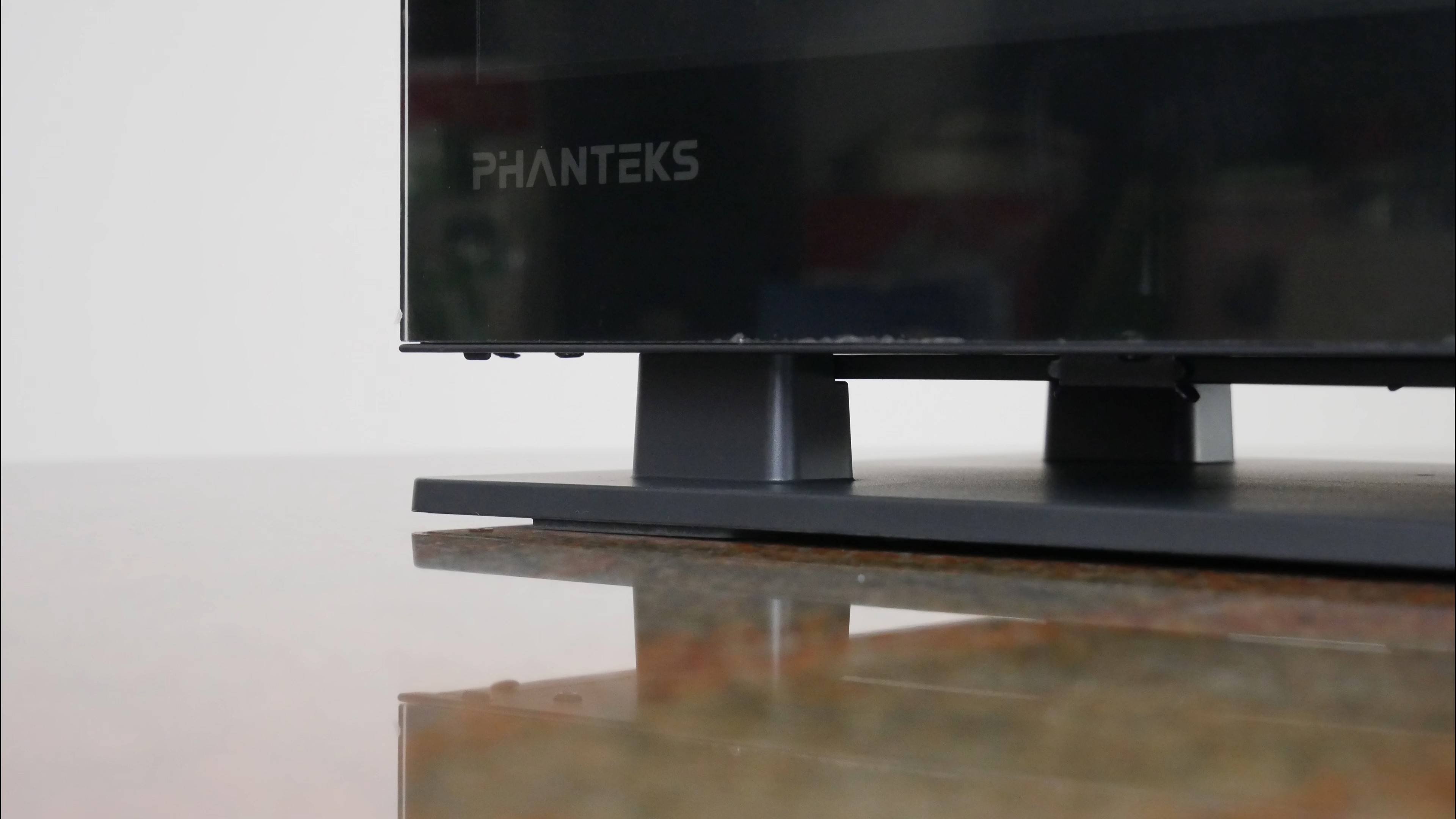 Phanteks Evolv X2 Aesthetics (Feet 2)