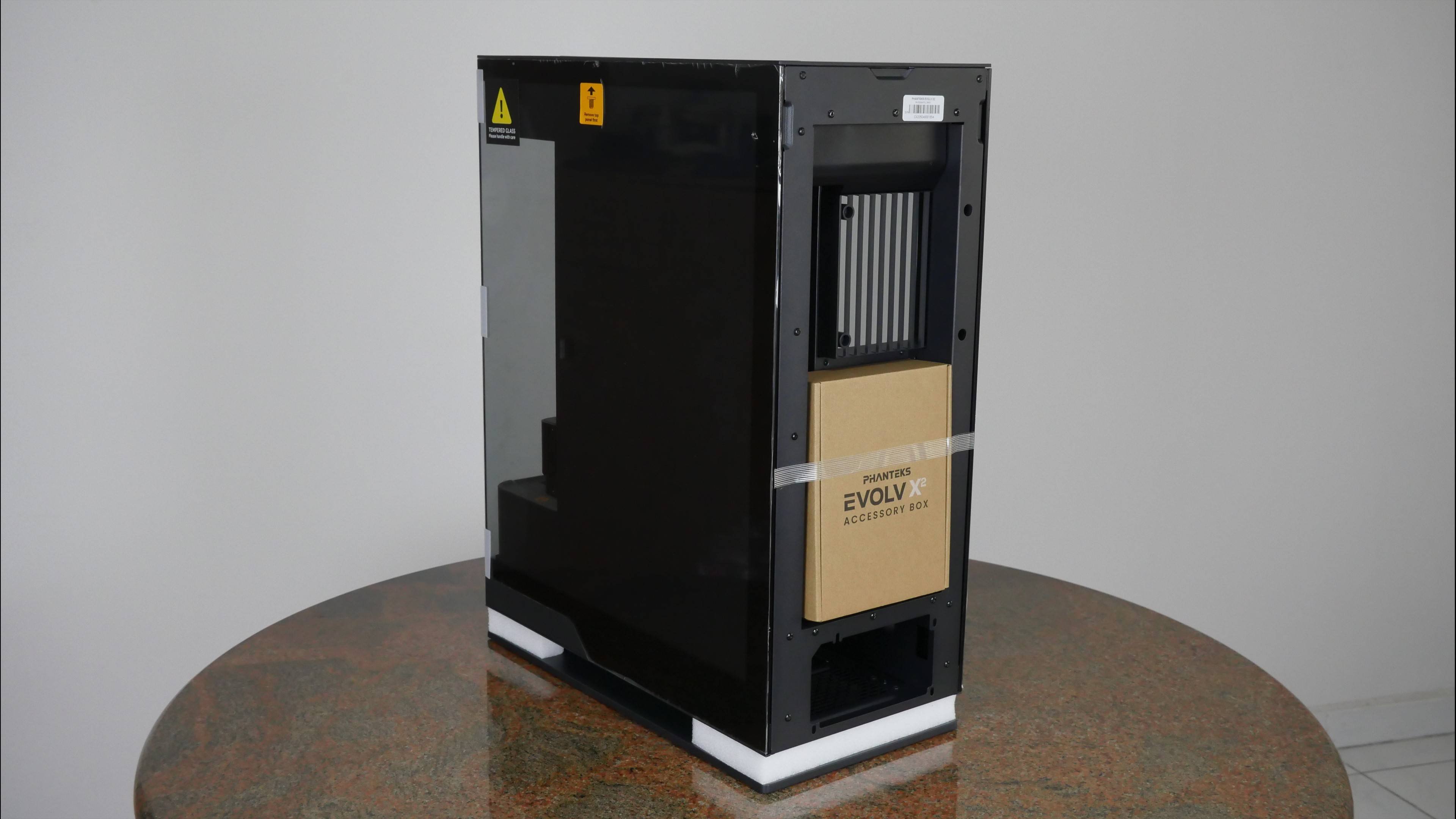 Phanteks Evolv X2 Packaging (5)