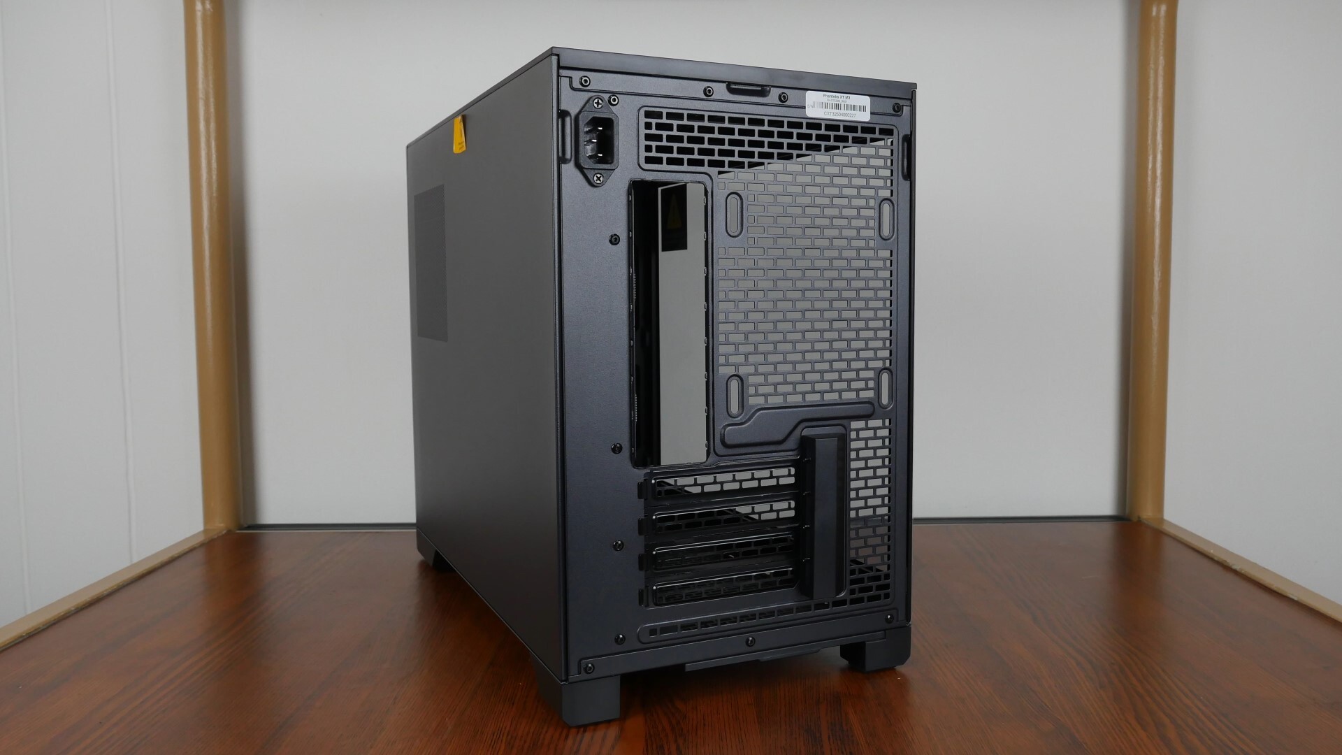 Phanteks XT M3 Aesthetics (Rear)