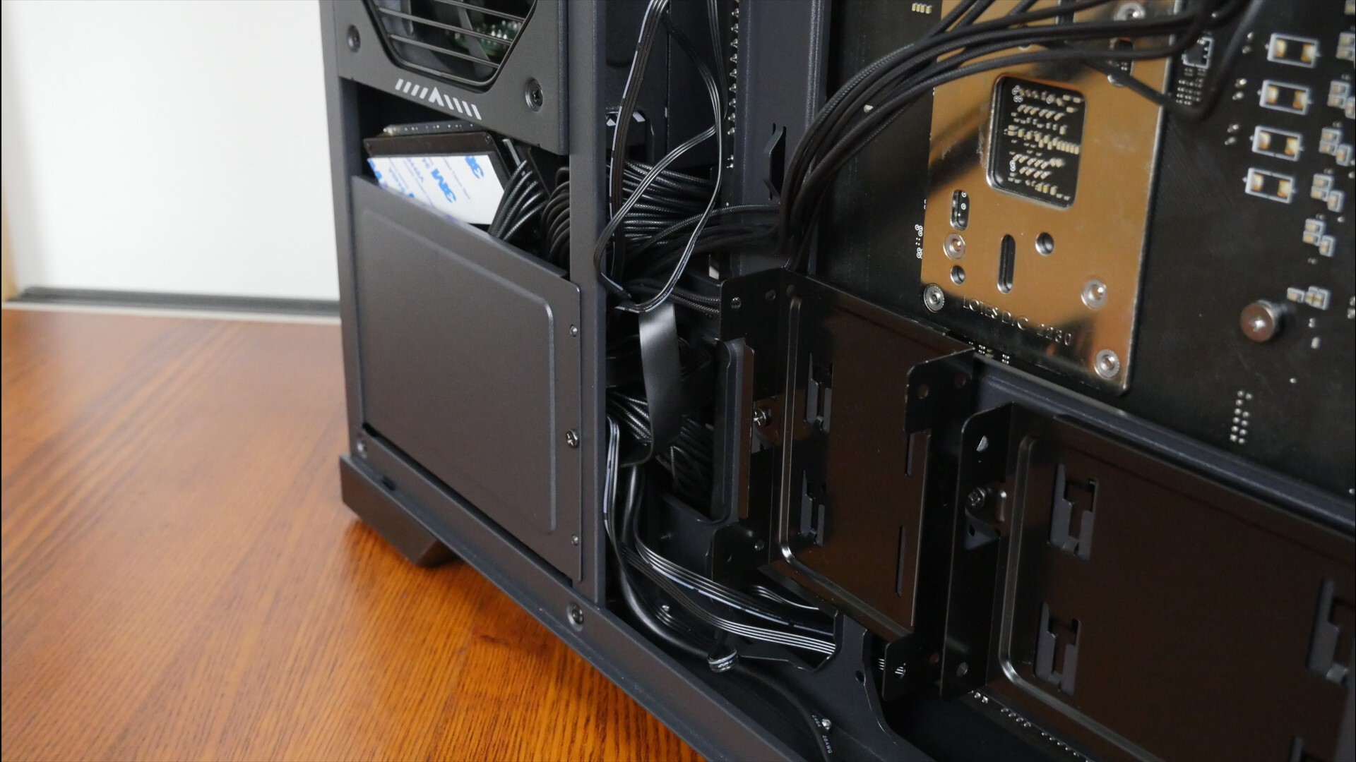 Phanteks XT M3 Cable Management (2)