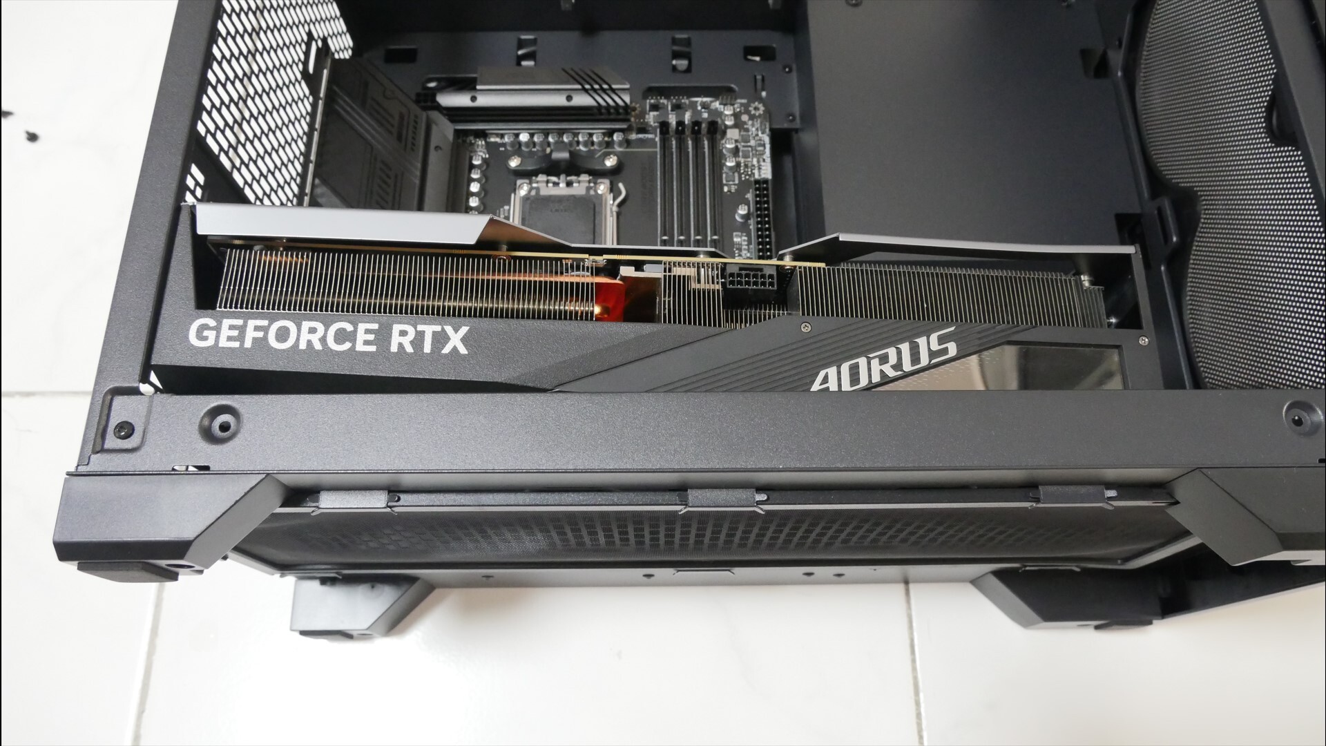 Phanteks XT M3 GPU Clearance (RTX 4090 AORUS MASTER) (3)