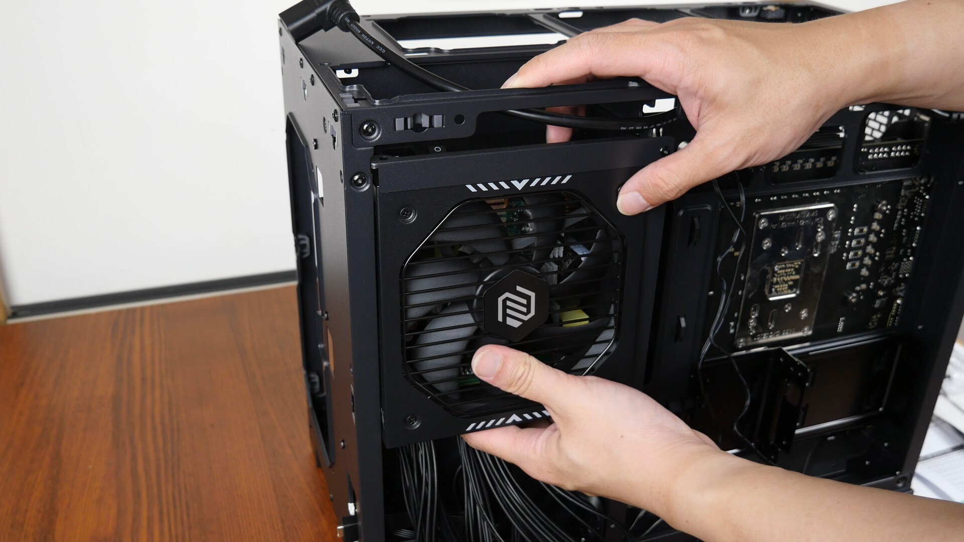 Phanteks XT M3 Power Supply Installation