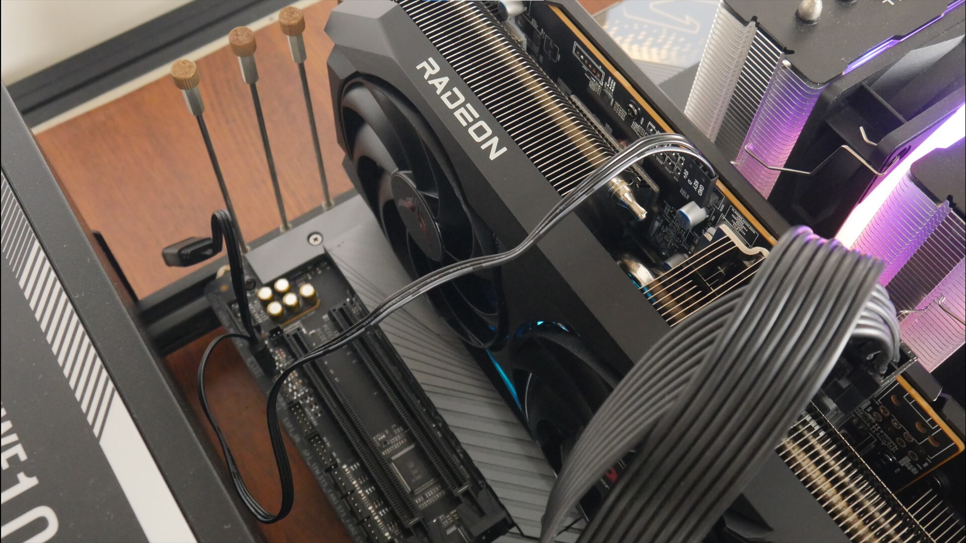 PowerColor Red Devil Radeon RX 9070 16GB GDDR6 ARGB Cable