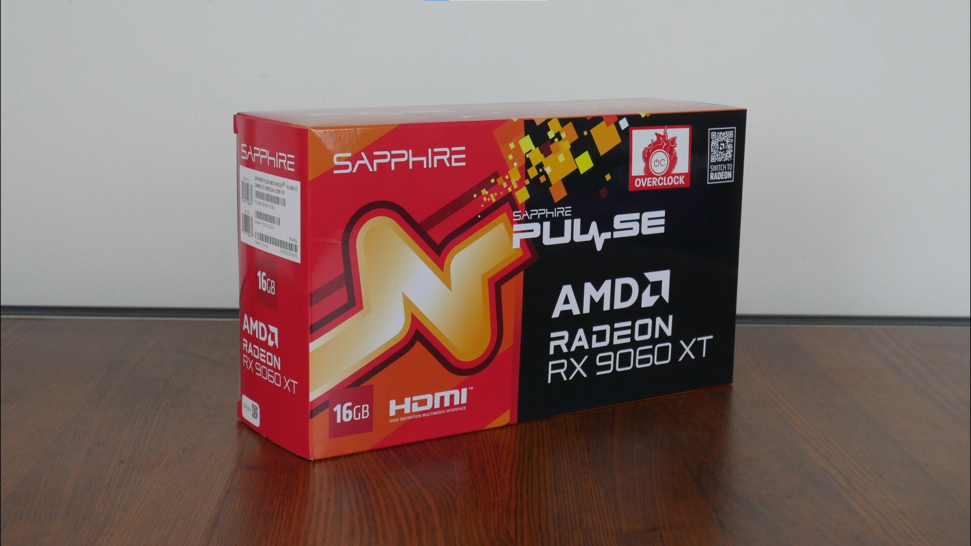 Sapphire PULSE AMD Radeon RX 9060 XT 16GB Packaging (Front)