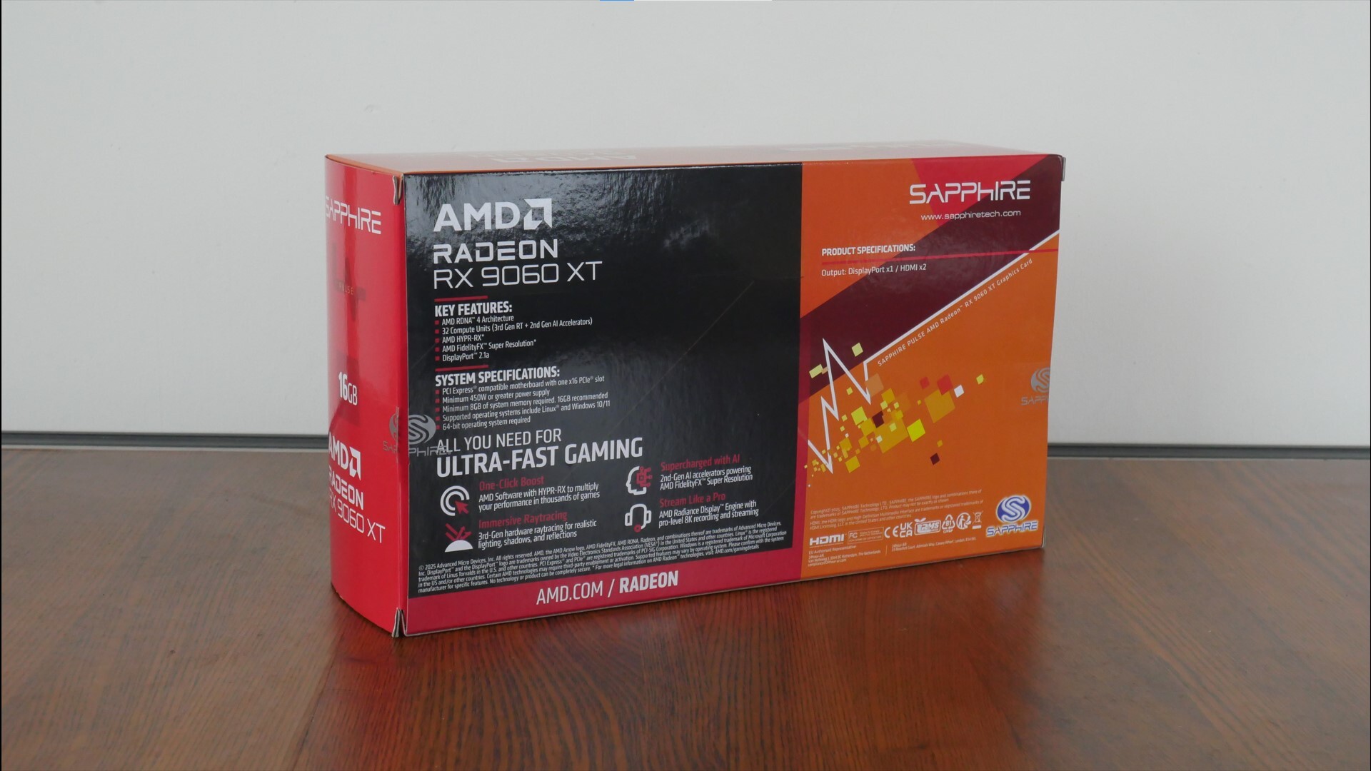 Sapphire PULSE AMD Radeon RX 9060 XT 16GB Packaging (Rear)