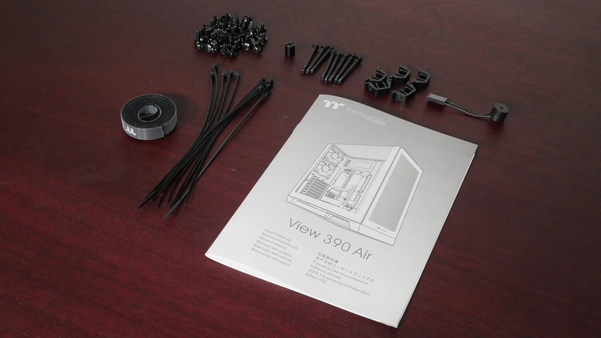 Thermaltake View 390 Air Accessories (2)