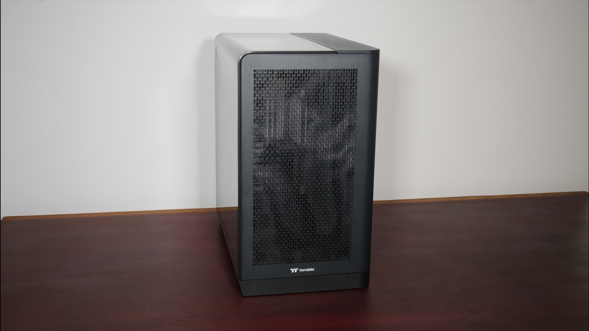 Thermaltake View 390 Air Aesthetics (5)