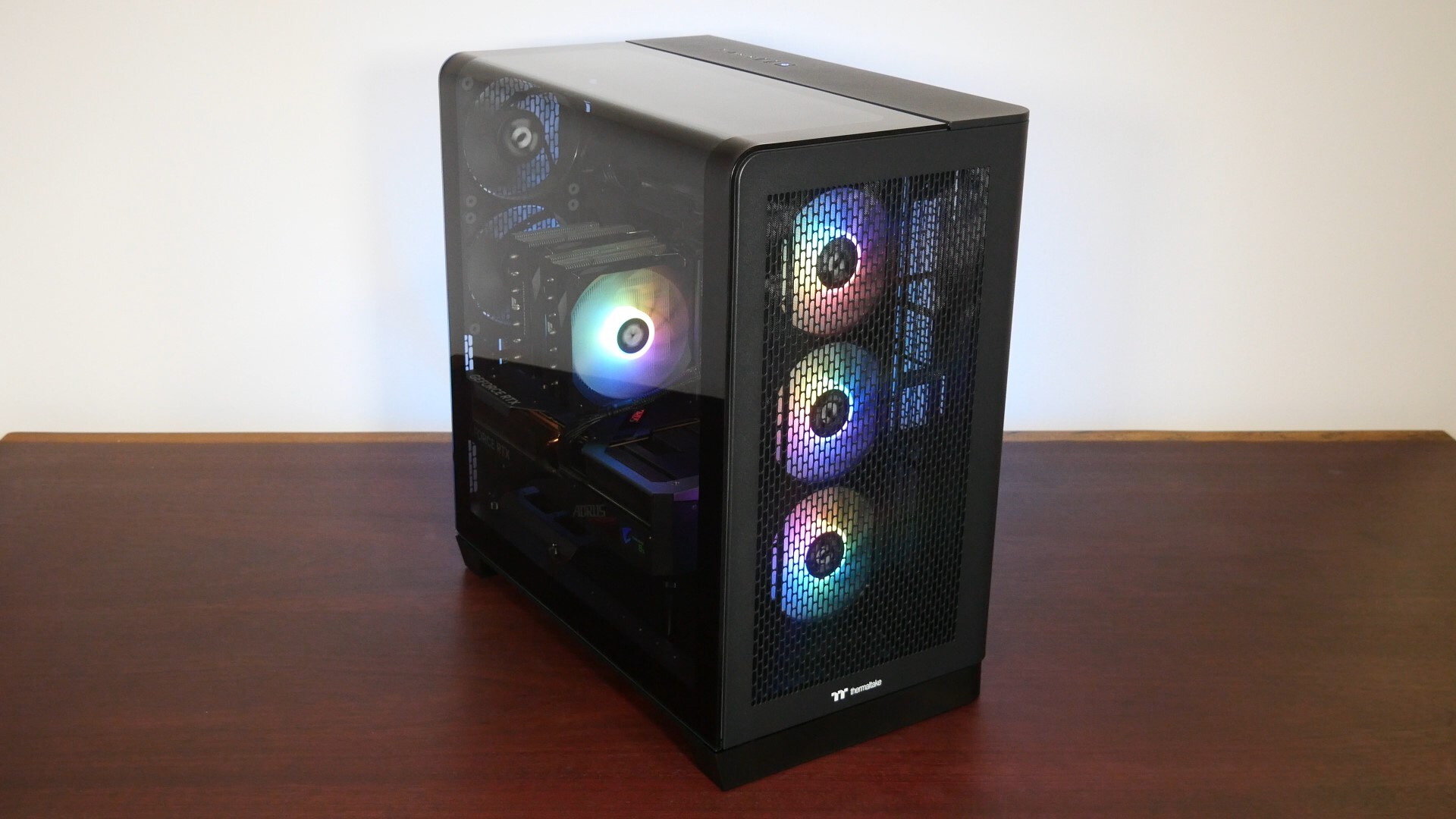 Thermaltake View 390 Air Completed Build Aesthetics (1)