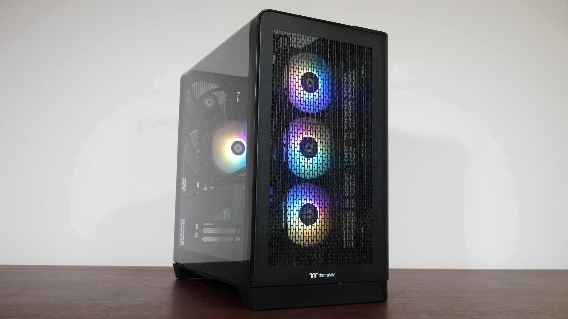 Thermaltake View 390 Air Completed Build Aesthetics (3)