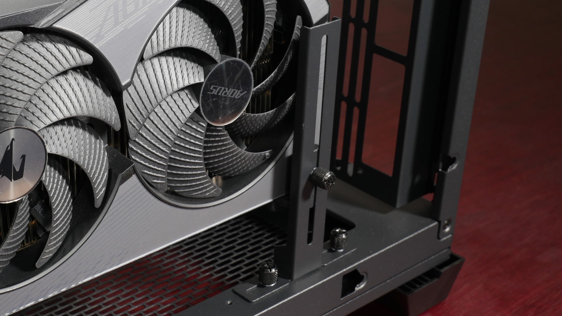 Thermaltake View 390 Air Vertical GPU Mounting (3)
