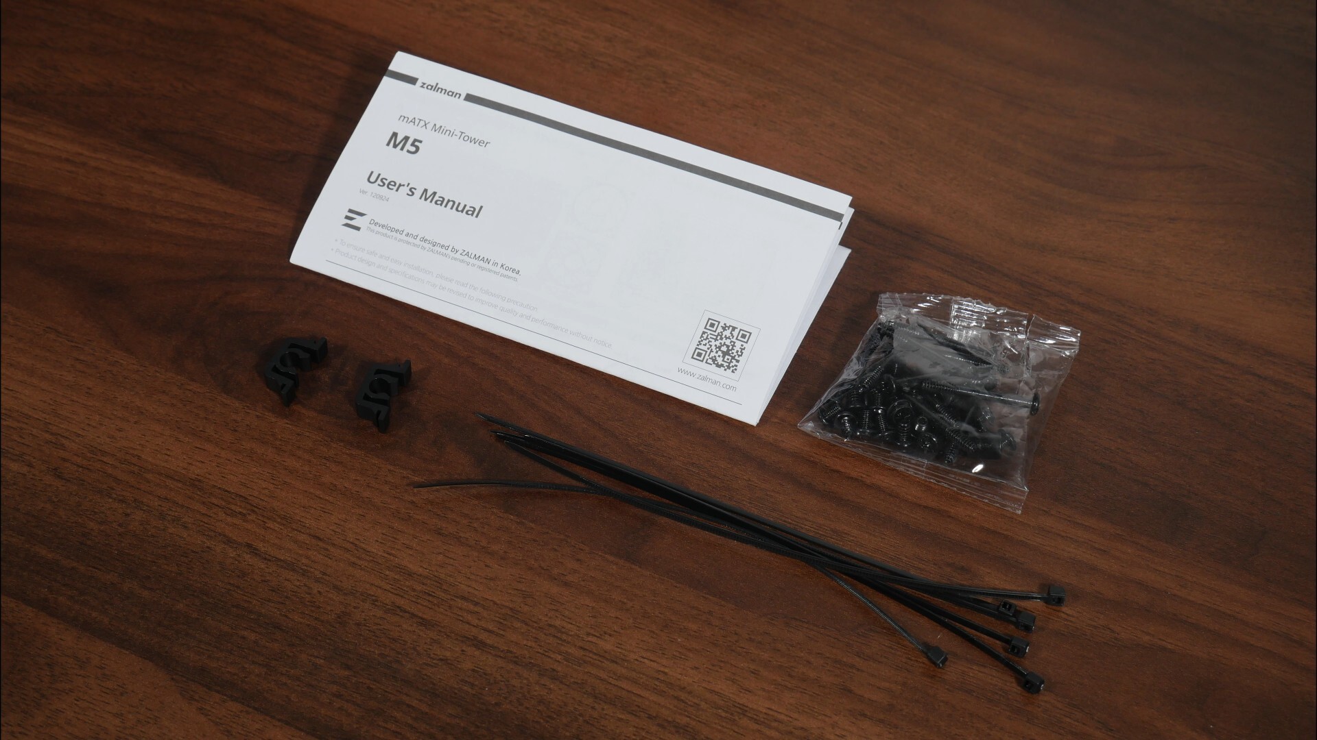 Zalman M5 Accessories (2)