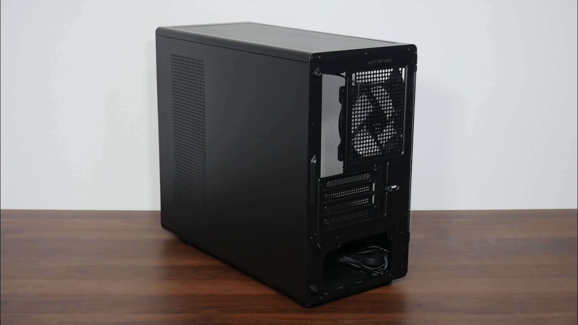 Zalman M5 Aesthetics (Rear)