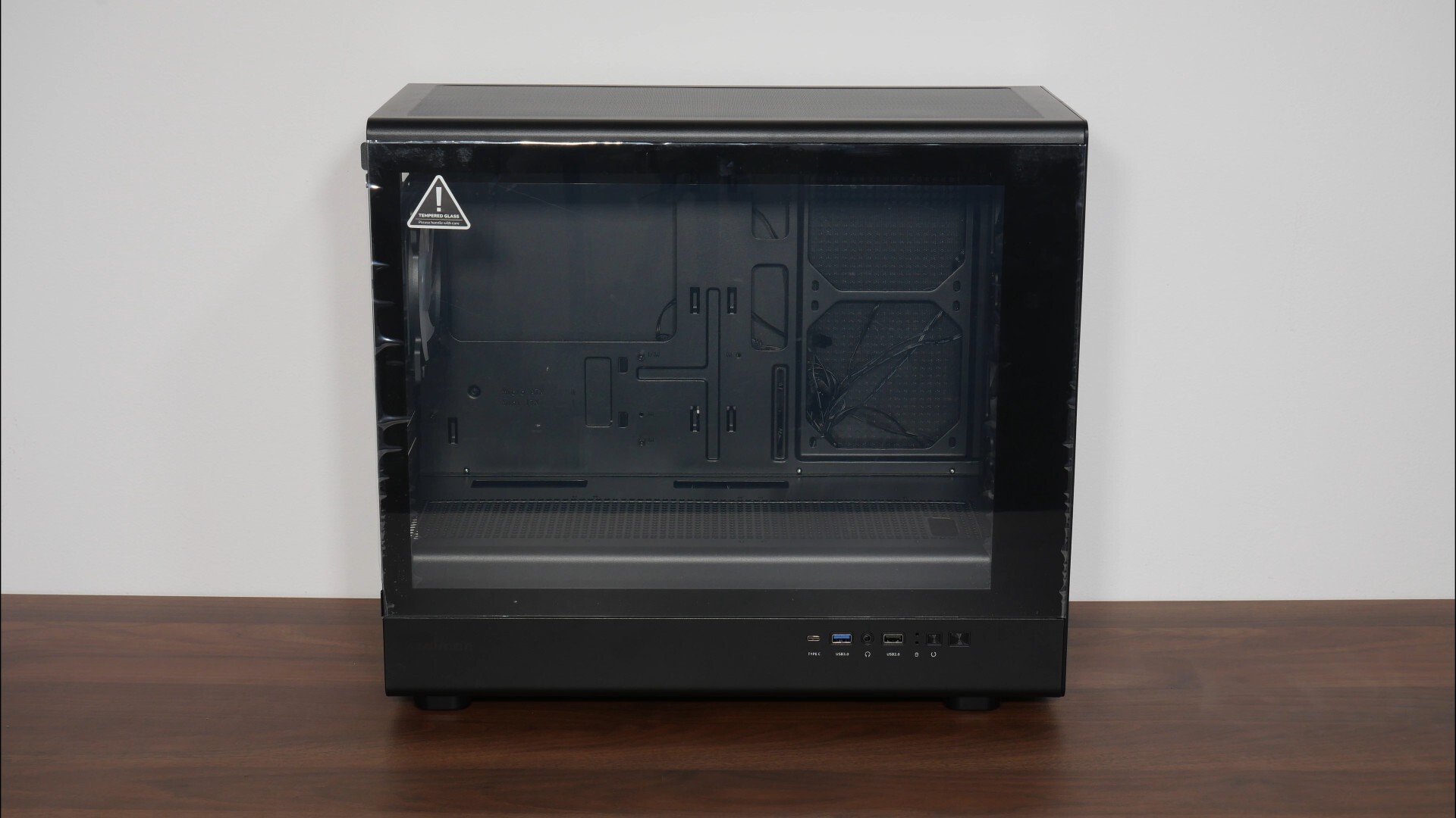 Zalman M5 Aesthetics (Tempered Glass Side Panel)