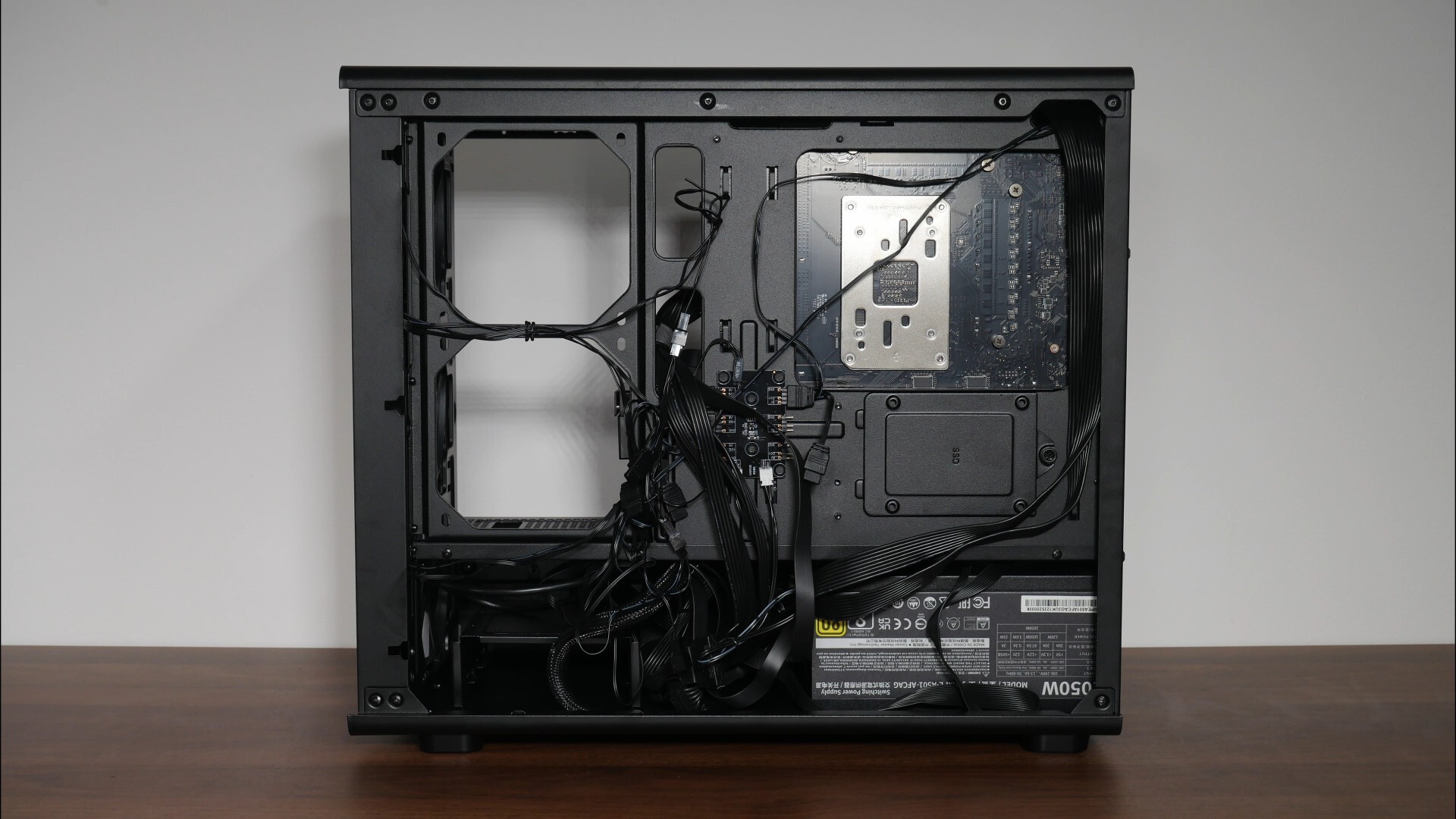 Zalman M5 Cable Management (5)