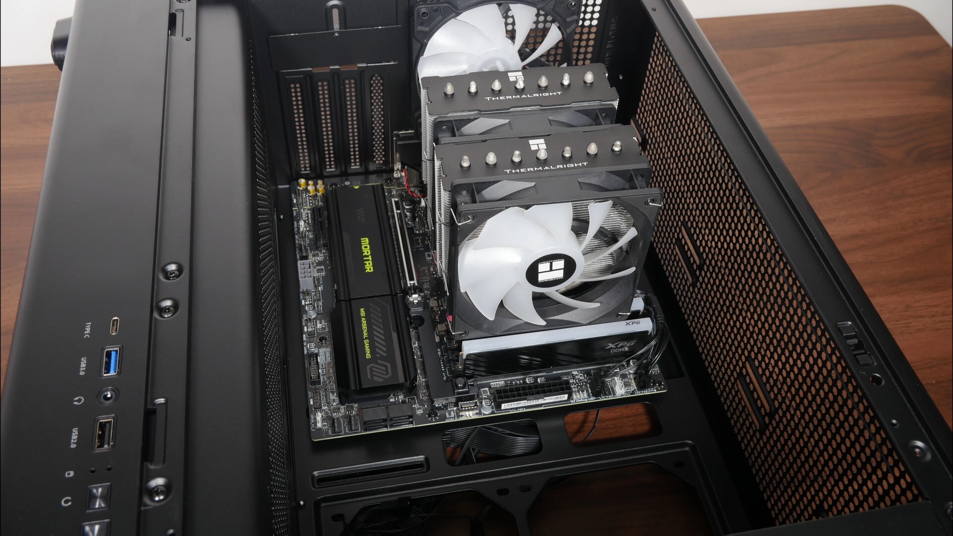 Zalman M5 Motherboard Installation (1)