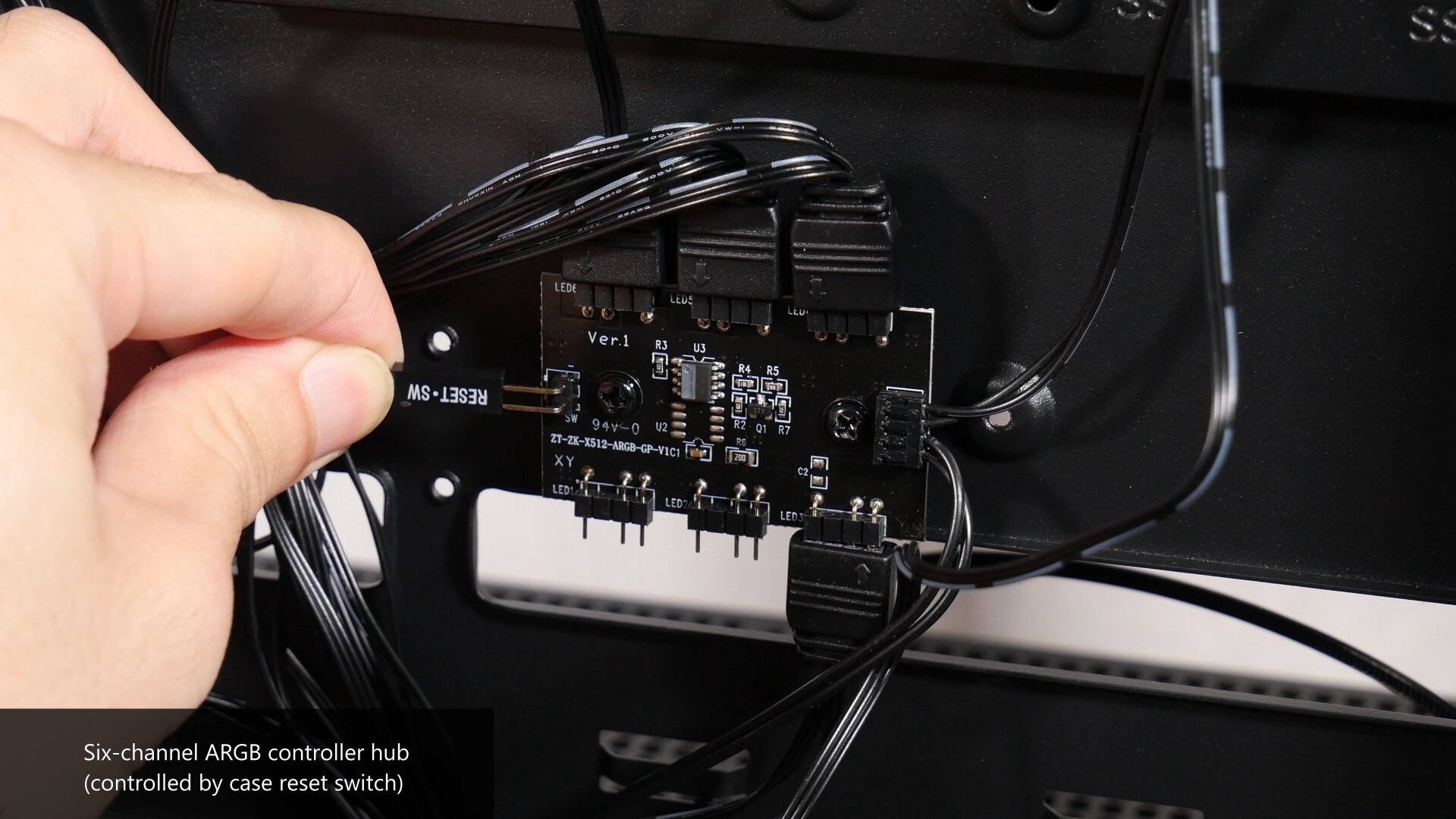 Zalman P40 DS ARGB Hub (2)