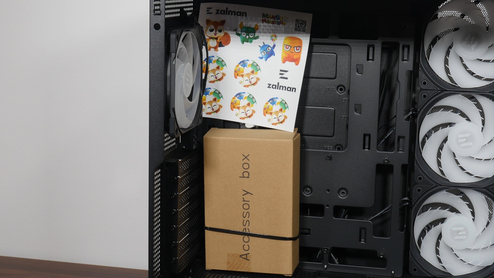 Zalman P40 DS Accessories (1)